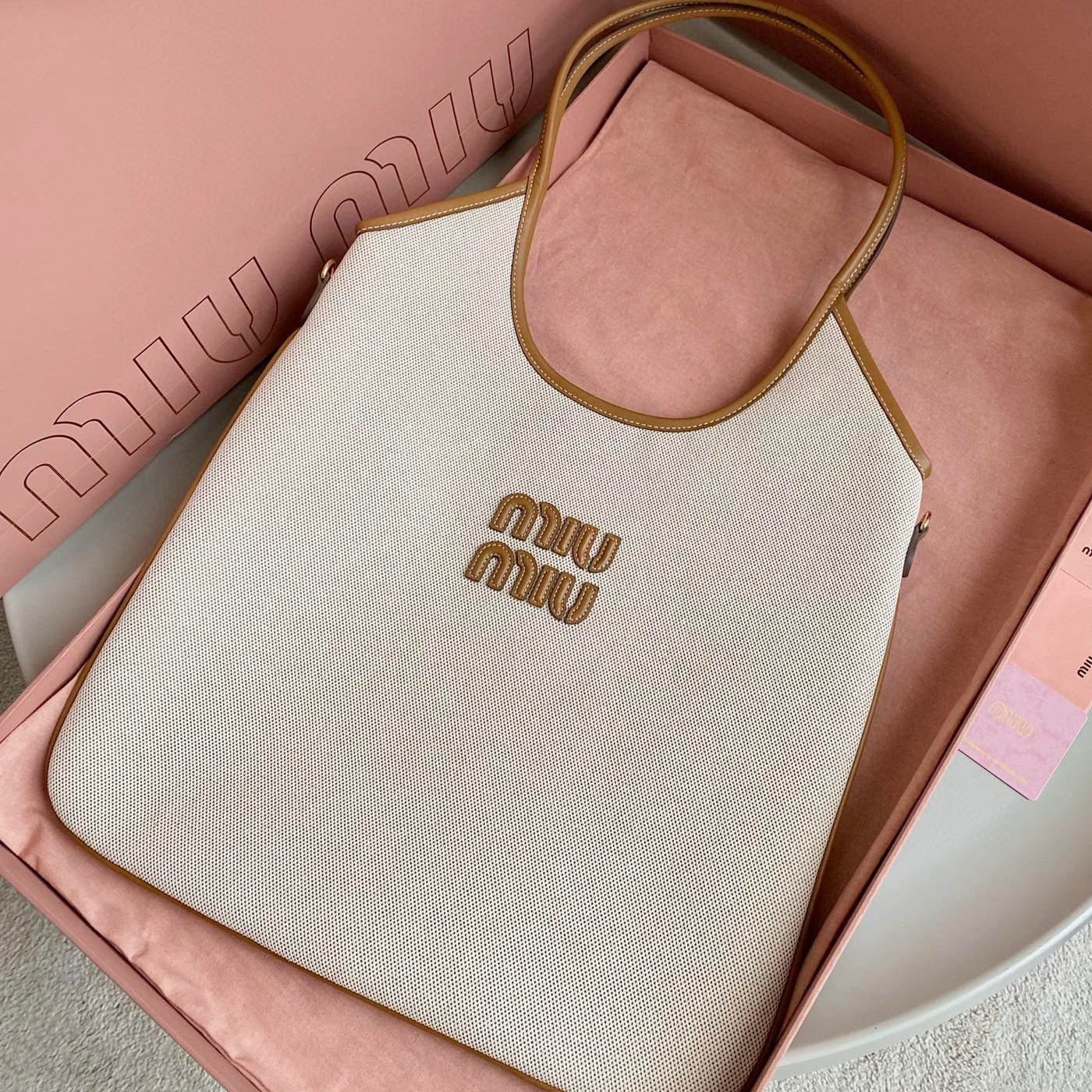 MIU MIU IVY 40 TOTE IN WHITE CANVAS