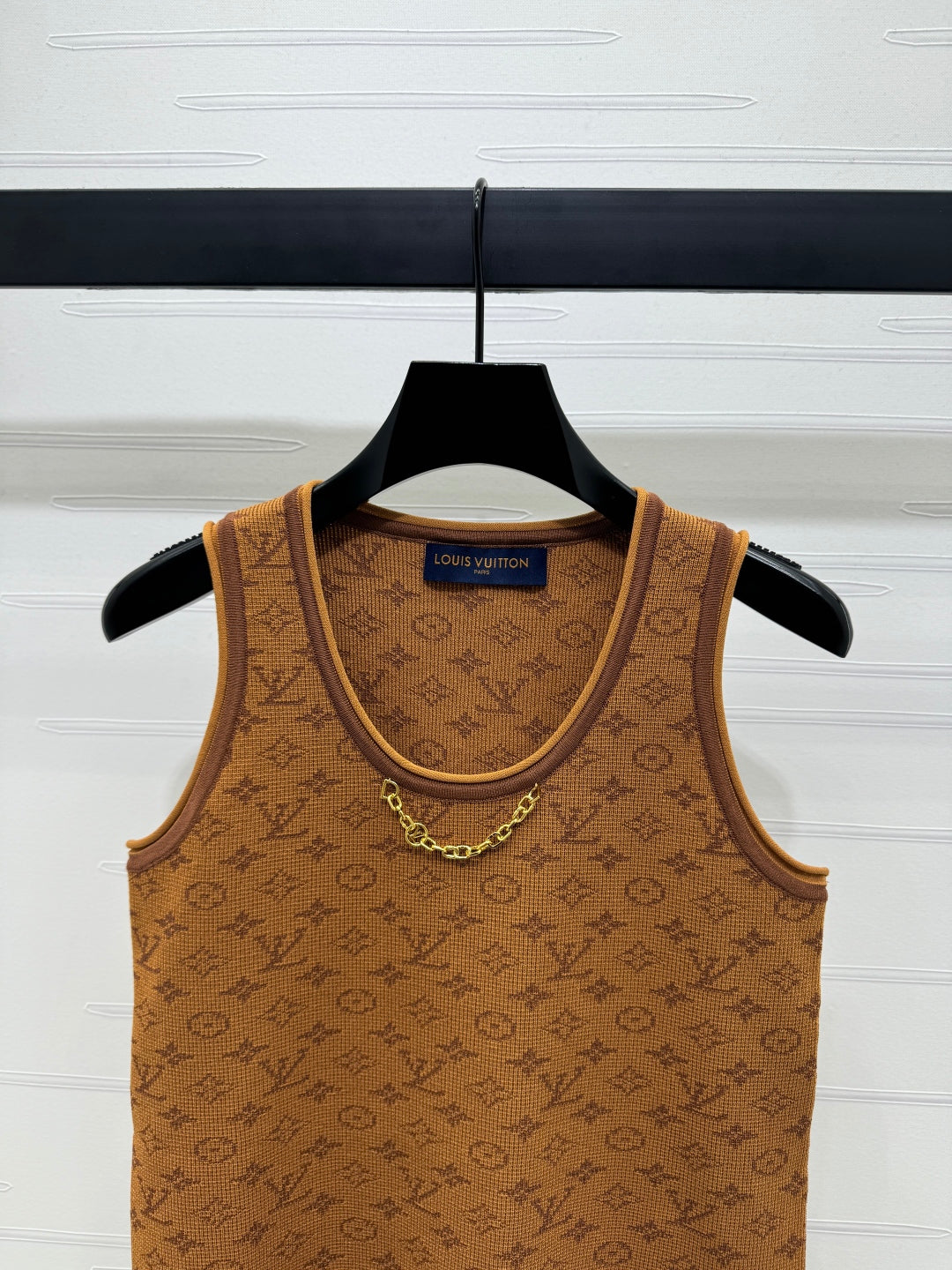 LOUIS VUITTON LV ROUND-NECK KNITTED SLEEVELESS VEST 274937