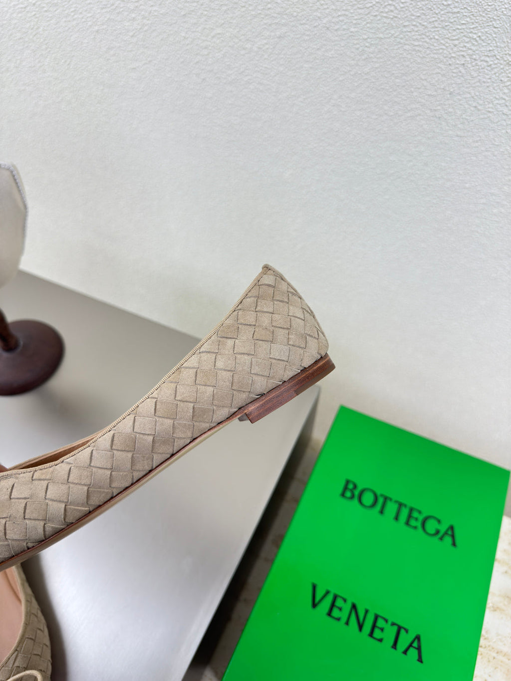BOTTEGA VENETA BALLET FLAT IN LIGHT BROWN INTRECCIATO SUEDE WITH BOW