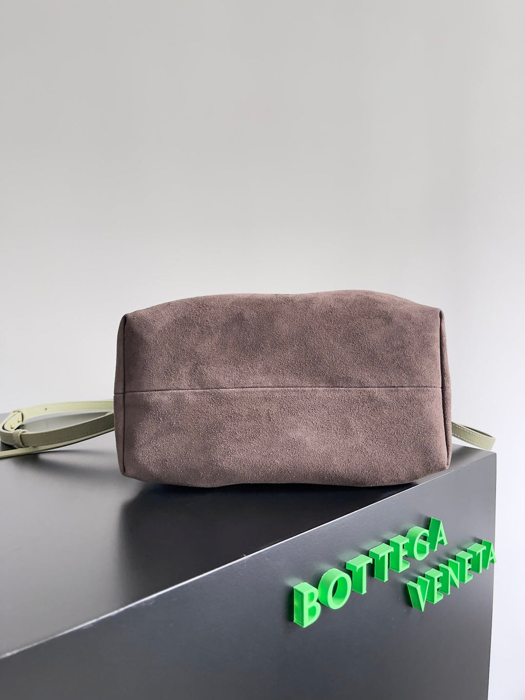 BOTTEGA VENETA SMALL PINACOTECA REVERSIBLE TOTE BAG 24 IN MATCHA LAMBSKIN AND BROWN SUEDE