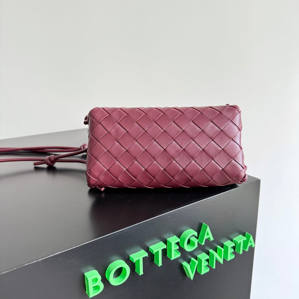 BOTTEGA VENETA CONCERT POUCH 18.5 IN BURGUNDY LAMBSKIN