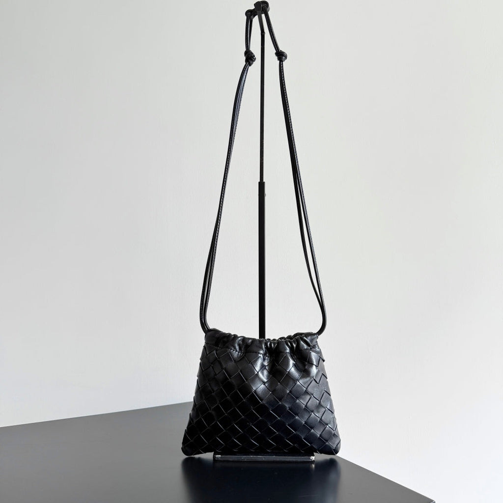 BOTTEGA VENETA SMALL DUSTBAG 21 IN BLACK LAMBSKIN