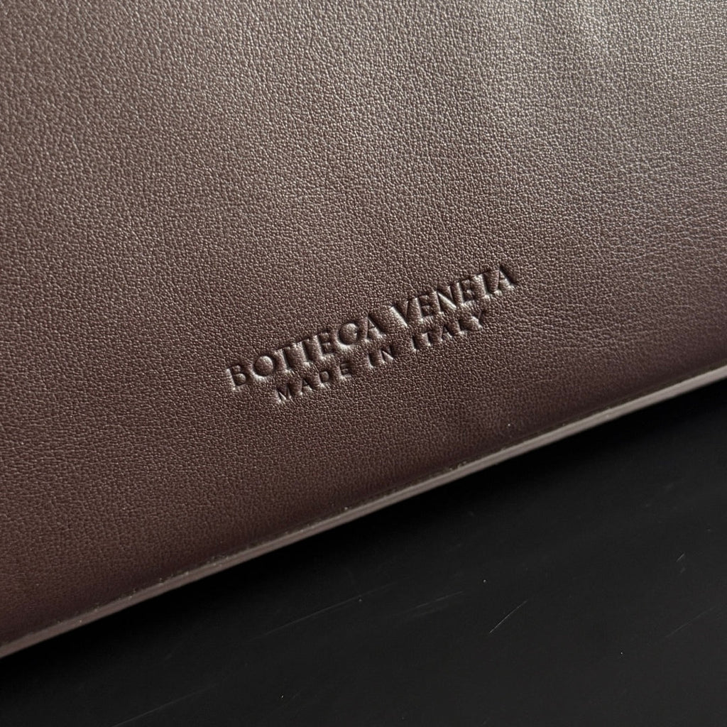 BOTTEGA VENETA MEDIUM CIAO CIAO 34 IN BROWN CALFSKIN