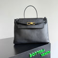 BOTTEGA VENETA MEDIUM CIAO CIAO 34 IN BLACK CALFSKIN