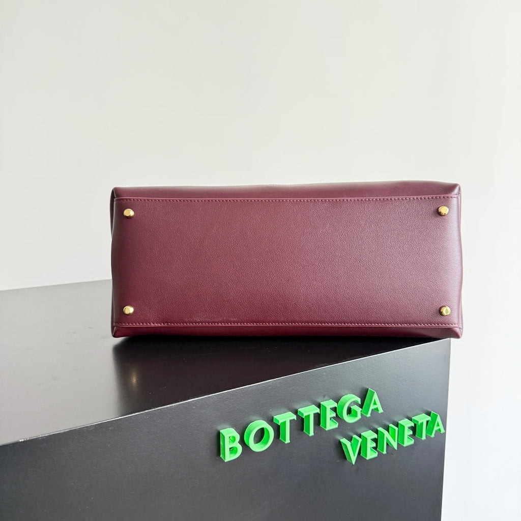 BOTTEGA VENETA MEDIUM CIAO CIAO 34 IN BURGUNDY CALFSKIN