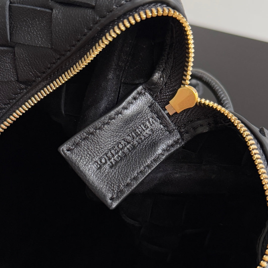 BOTTEGA VENETA MINI LOOP CAMERA BAG 22 IN BLACK CALFSKIN