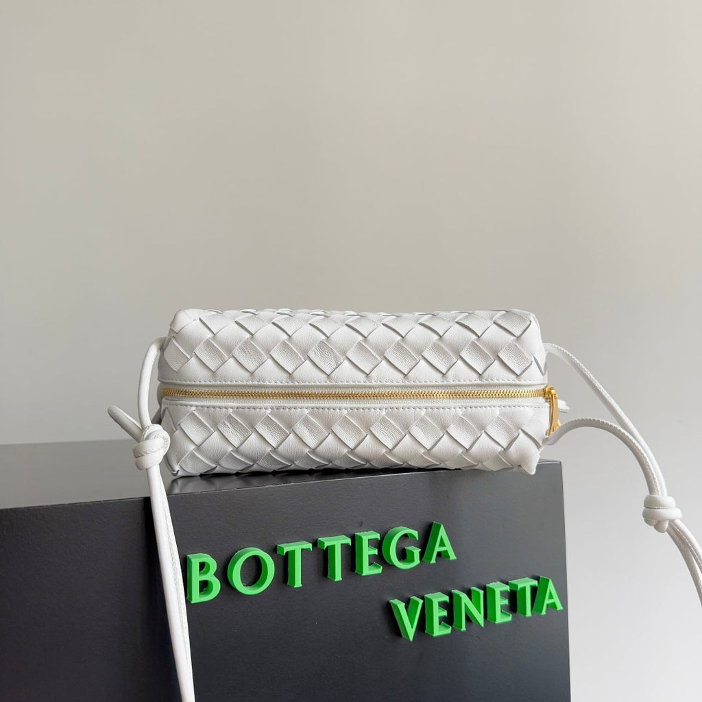 BOTTEGA VENETA MINI LOOP CAMERA BAG 22 IN WHITE CALFSKIN