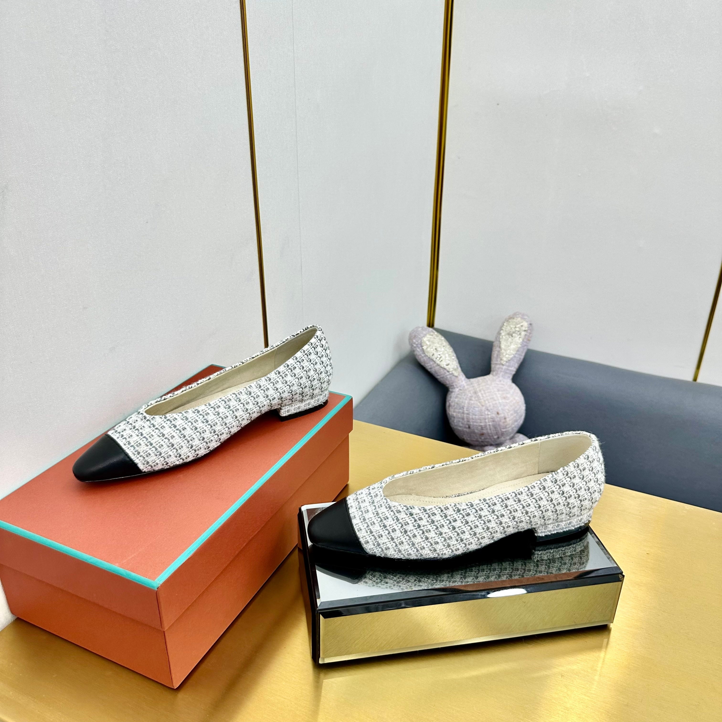 BALLET IN WHITE TWEED MIX BLACK LAMBSKIN