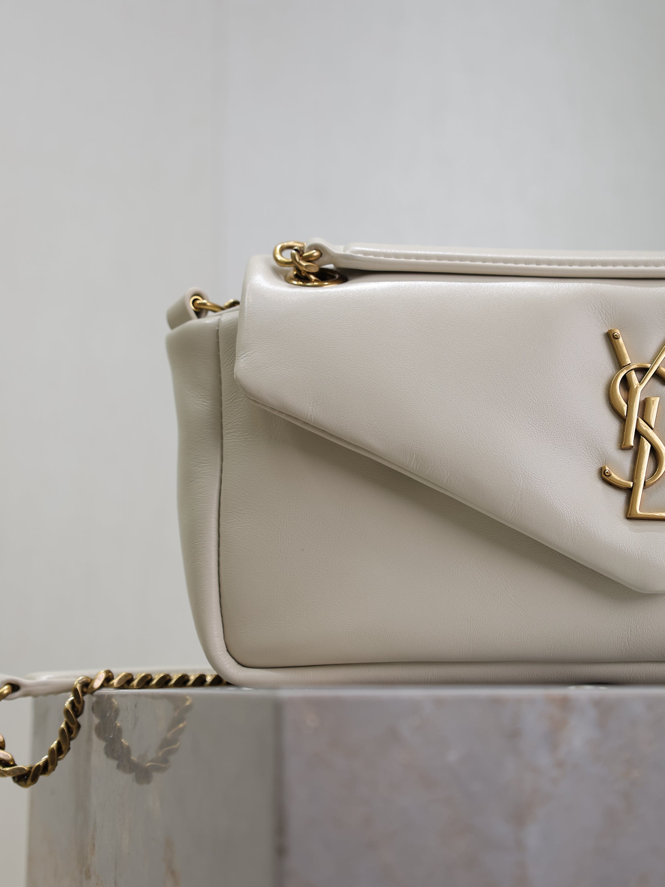 SAINT LAURENT YSL 25S CALYPSO HANDBAG 26 IN IVORY LAMBSKIN GOLD HARDWARE