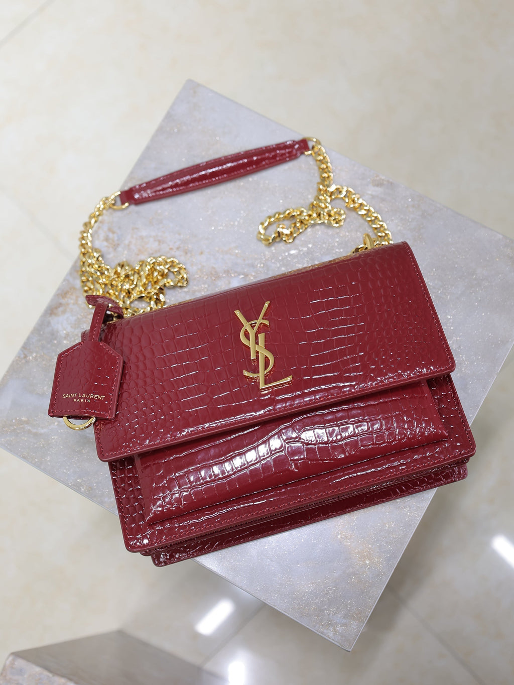 SAINT LAURENT YSL 25S SUNSET MEDIUM 22 IN CRIMSON RED CROCODILE-EMBOSSED CALFSKIN GOLD HARDWARE