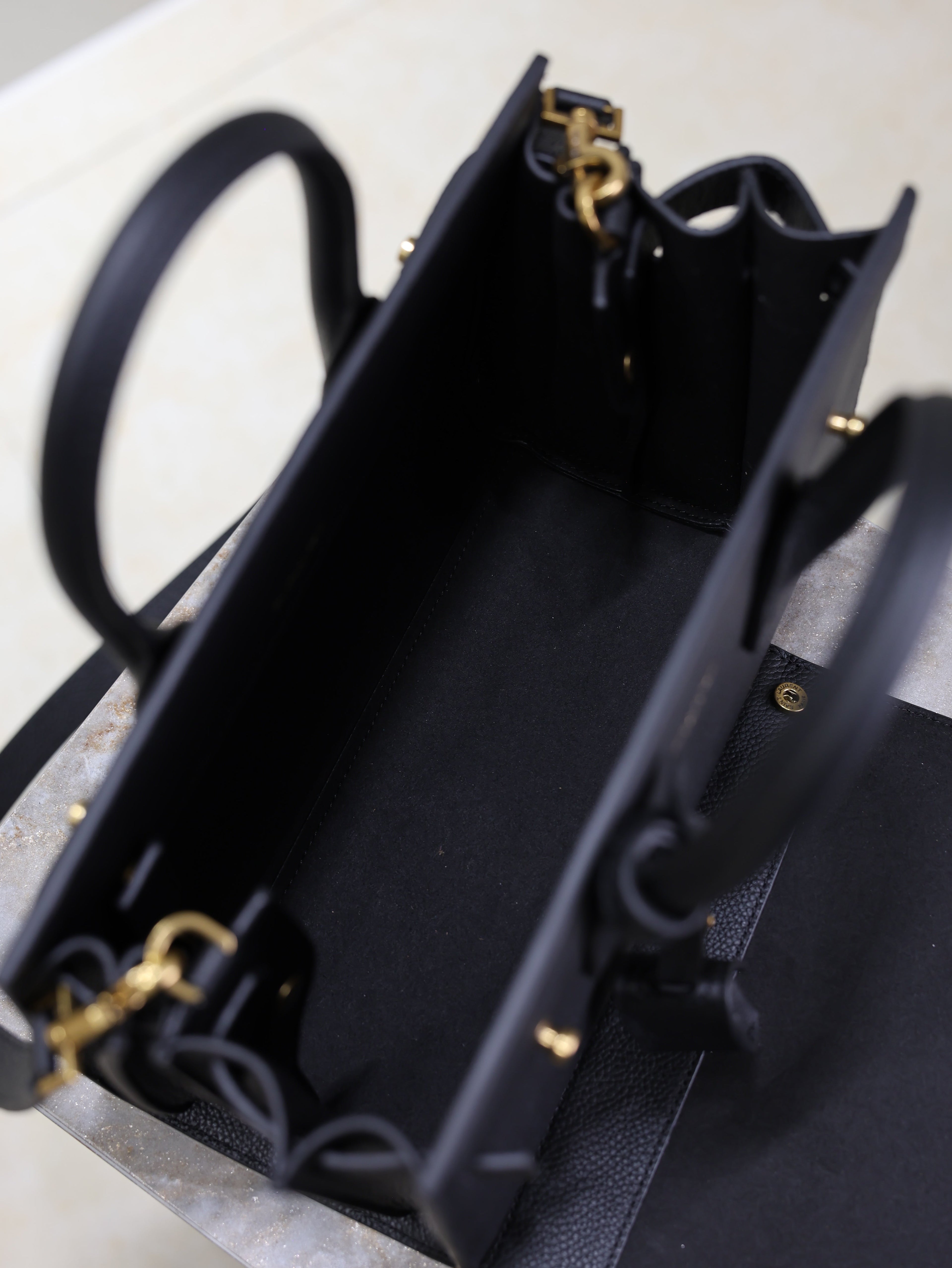 SAINT LAURENT YSL 25S SAC DE JOUR MM 26 IN BLACK SUPPLE GRAINED CALFSKIN GOLD HARDWARE