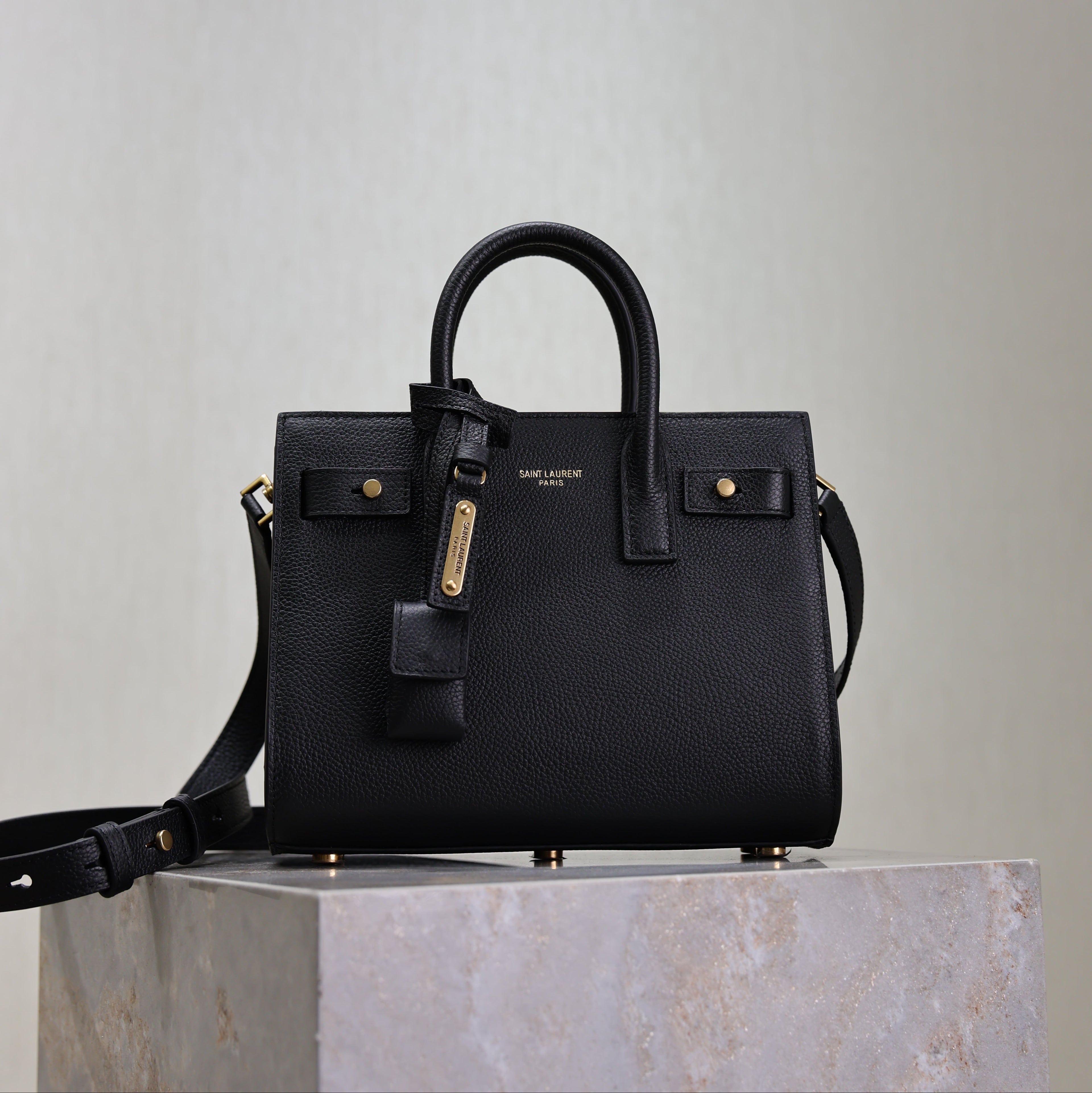 SAINT LAURENT YSL 25S SAC DE JOUR 22 IN BLACK SUPPLE GRAINED CALFSKIN GOLD HARDWRE