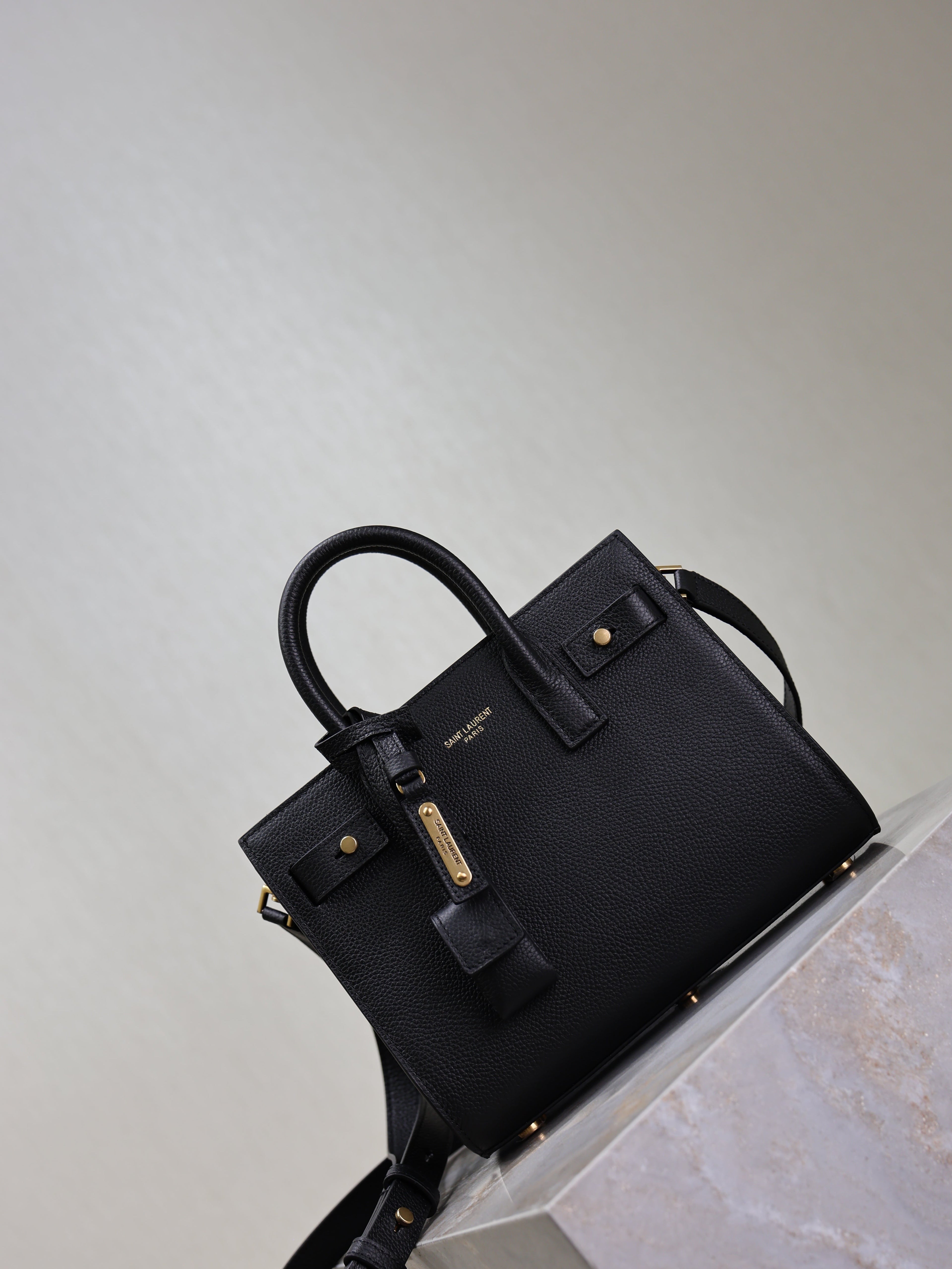 SAINT LAURENT YSL 25S SAC DE JOUR 22 IN BLACK SUPPLE GRAINED CALFSKIN GOLD HARDWRE