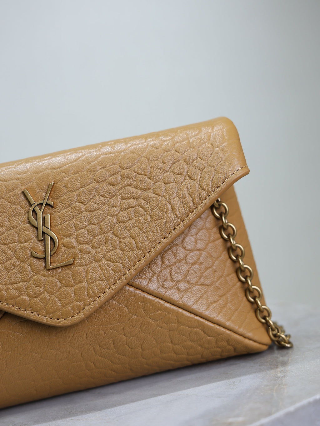 SAINT LAURENT YSL 25S CALYPSO MINI 19 IN CARAMEL LAMBSKIN GOLD HARDWRE