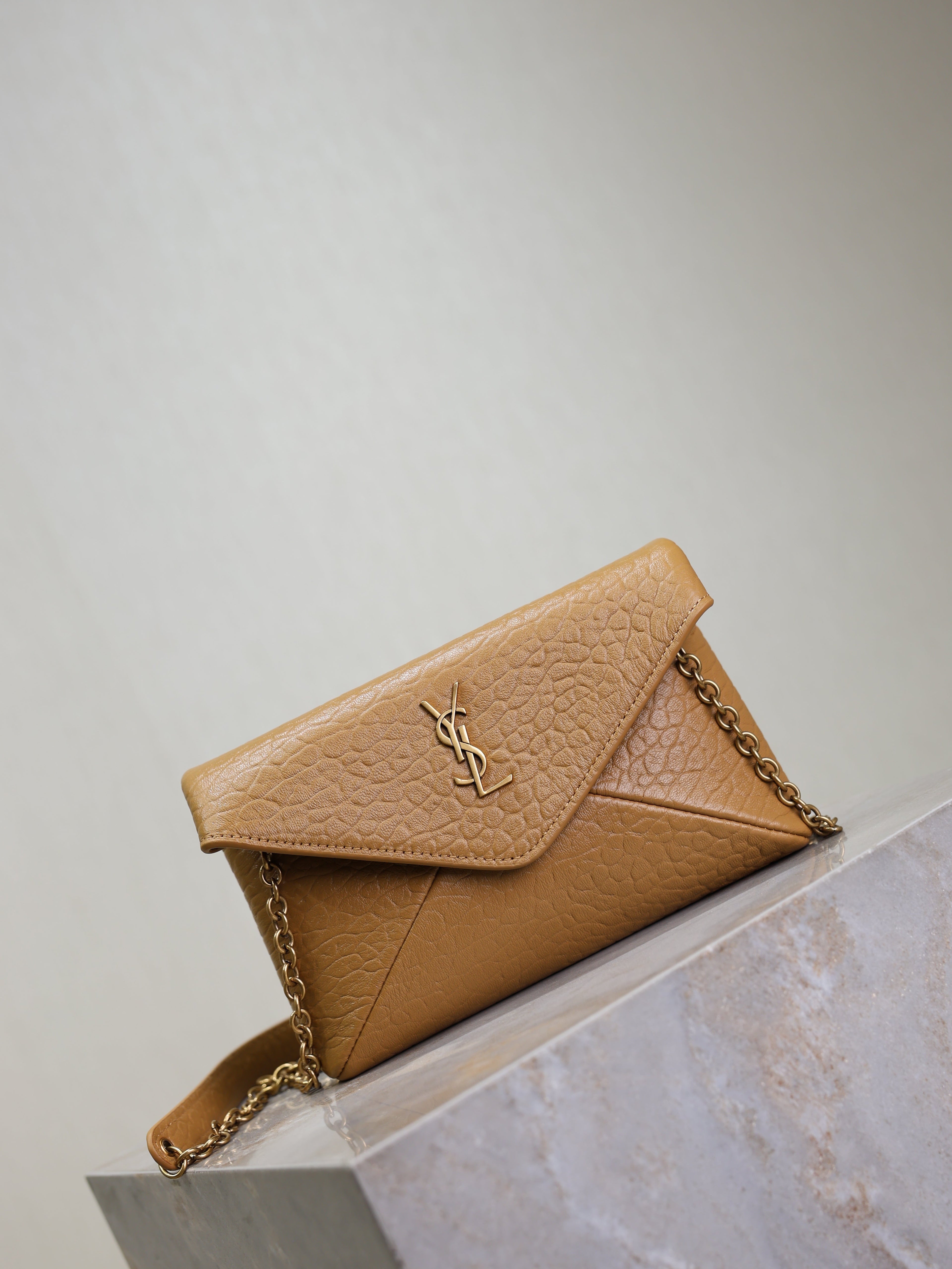 SAINT LAURENT YSL 25S CALYPSO MINI 19 IN CARAMEL LAMBSKIN GOLD HARDWARE
