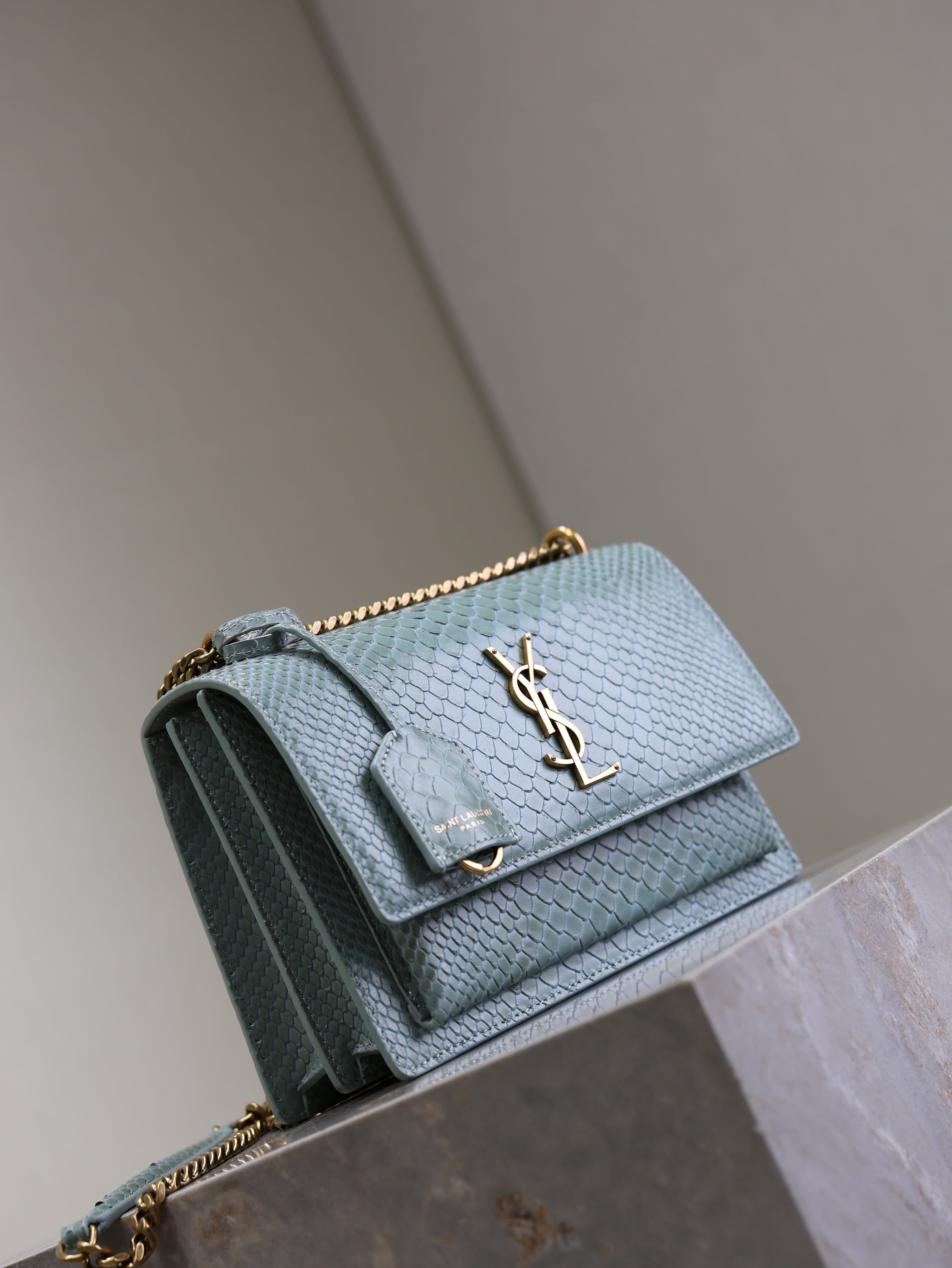 SAINT LAURENT YSL 25S SUNSET MEDIUM 22 IN LIGHT BLUE CROCODILE-EMBOSSED CALFSKIN GOLD HARDWRE