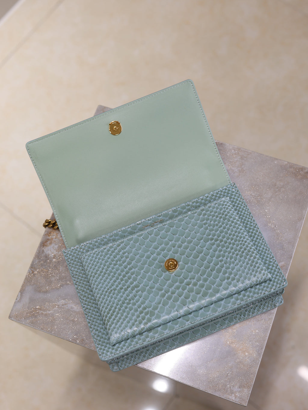 SAINT LAURENT YSL 25S SUNSET MEDIUM 22 IN LIGHT BLUE CROCODILE-EMBOSSED CALFSKIN GOLD HARDWARE