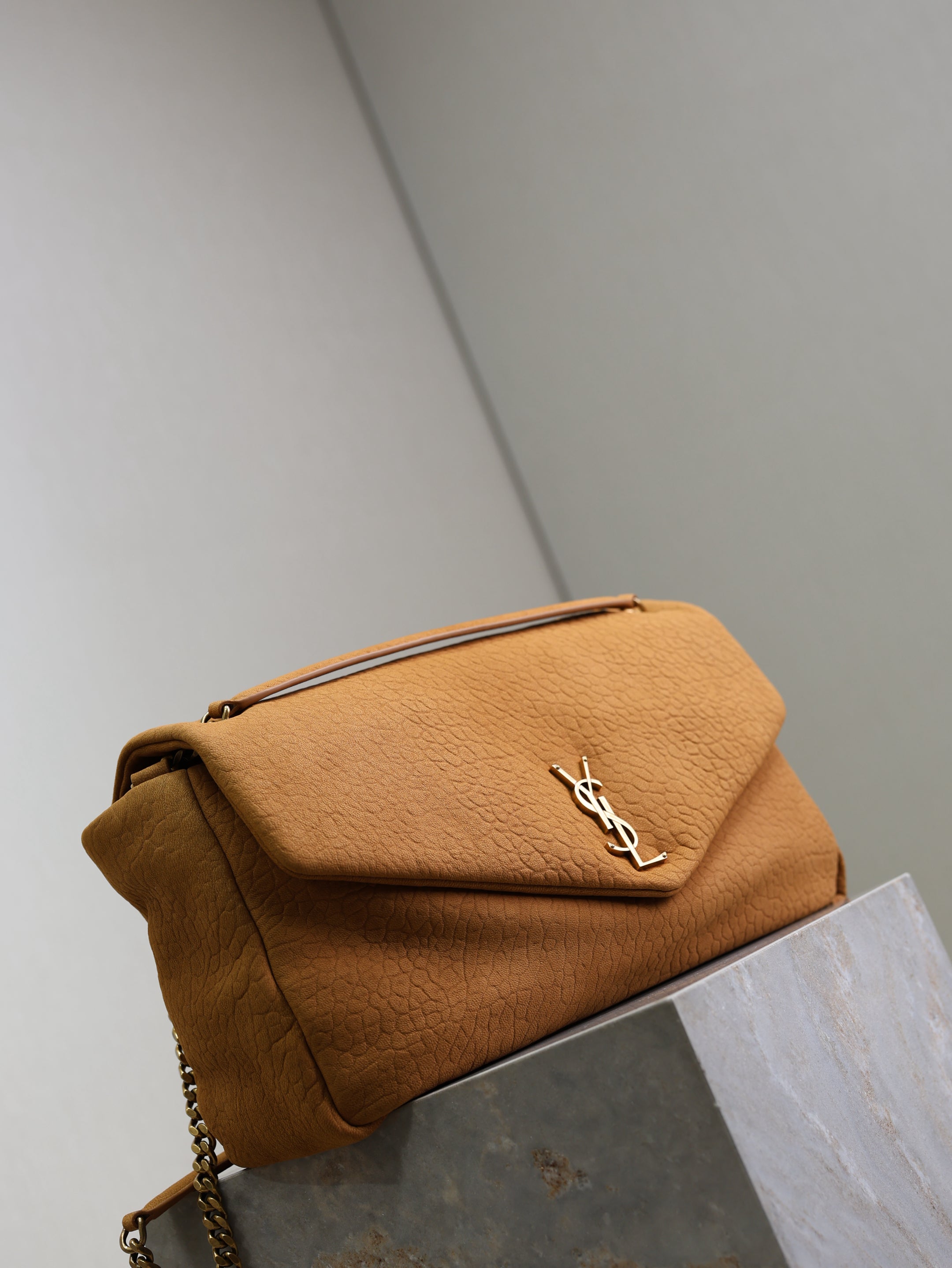 SAINT LAURENT YSL 25S CALYPSO GM 38 IN BURNT ORANGE GRAINED CALFSKIN GOLD HARDWARE