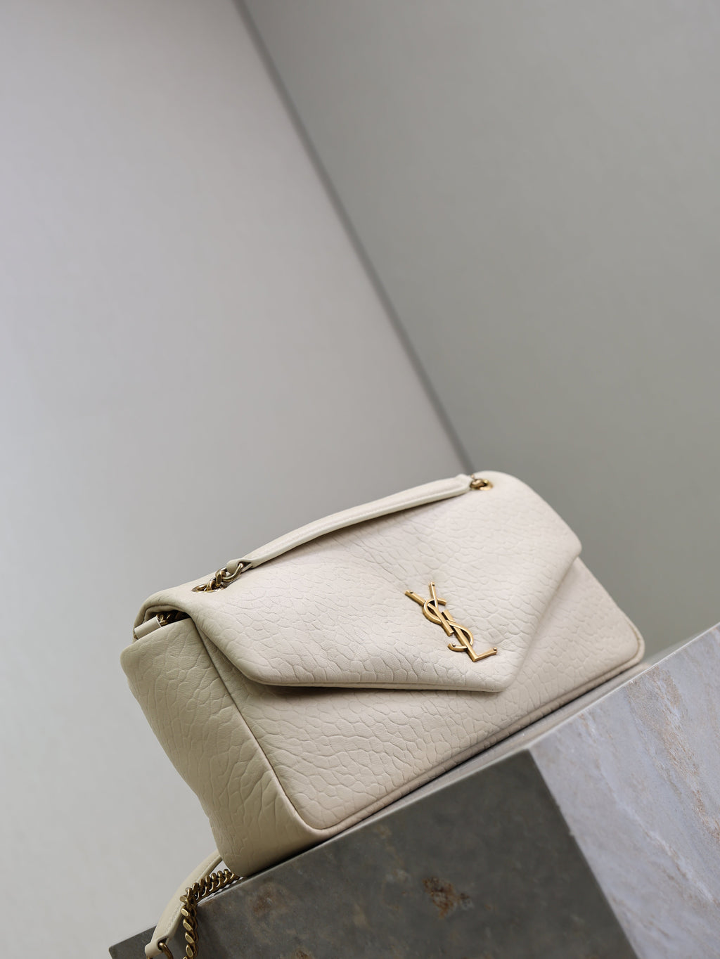 SAINT LAURENT YSL 25S CALYPSO 30 IN IVORY GRAINED CALFSKIN GOLD HARDWRE