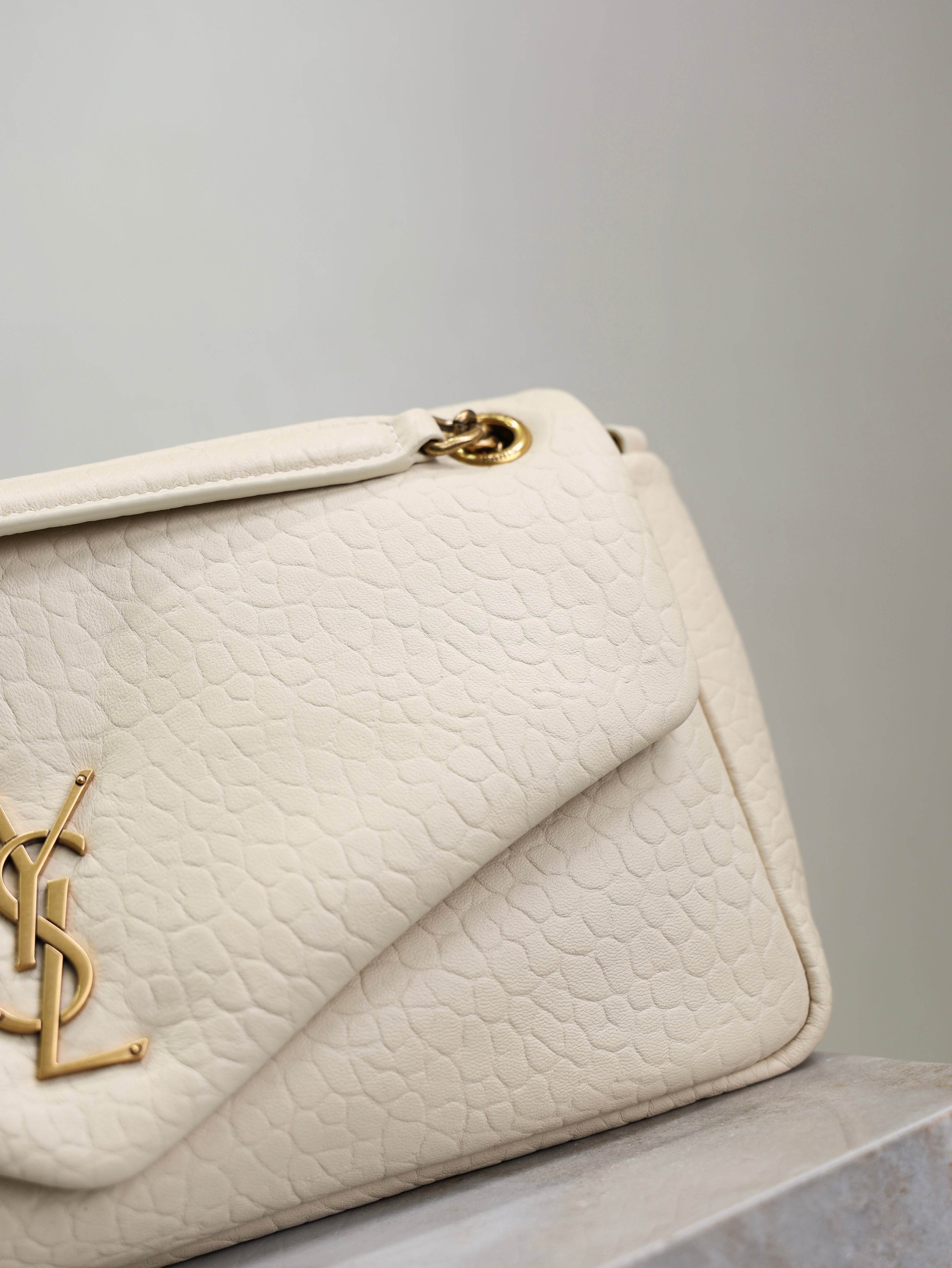 SAINT LAURENT YSL 25S CALYPSO 30 IN IVORY GRAINED CALFSKIN GOLD HARDWRE