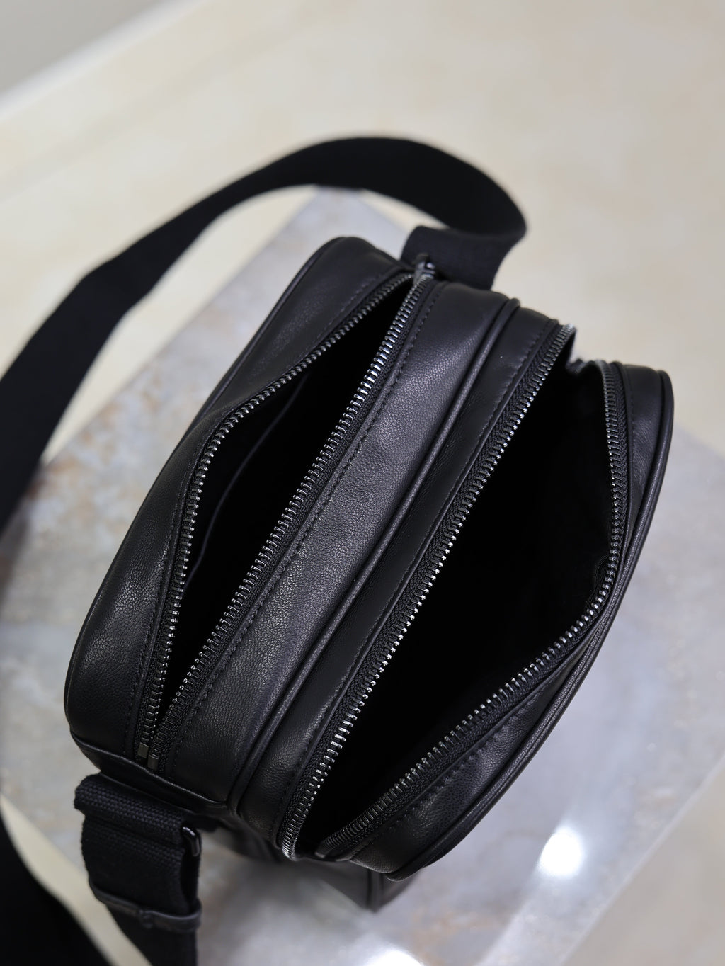 SAINT LAURENT YSL 25S NIKI CAMERA BAG 19 IN BLACK CALFSKIN