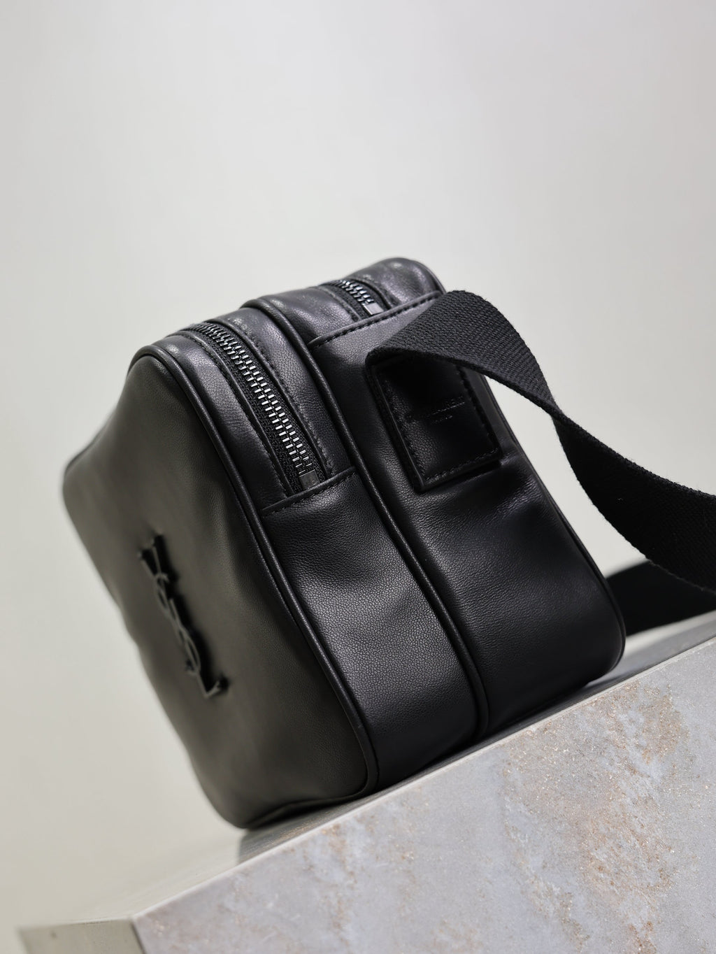 SAINT LAURENT YSL 25S NIKI CAMERA BAG 19 IN BLACK CALFSKIN