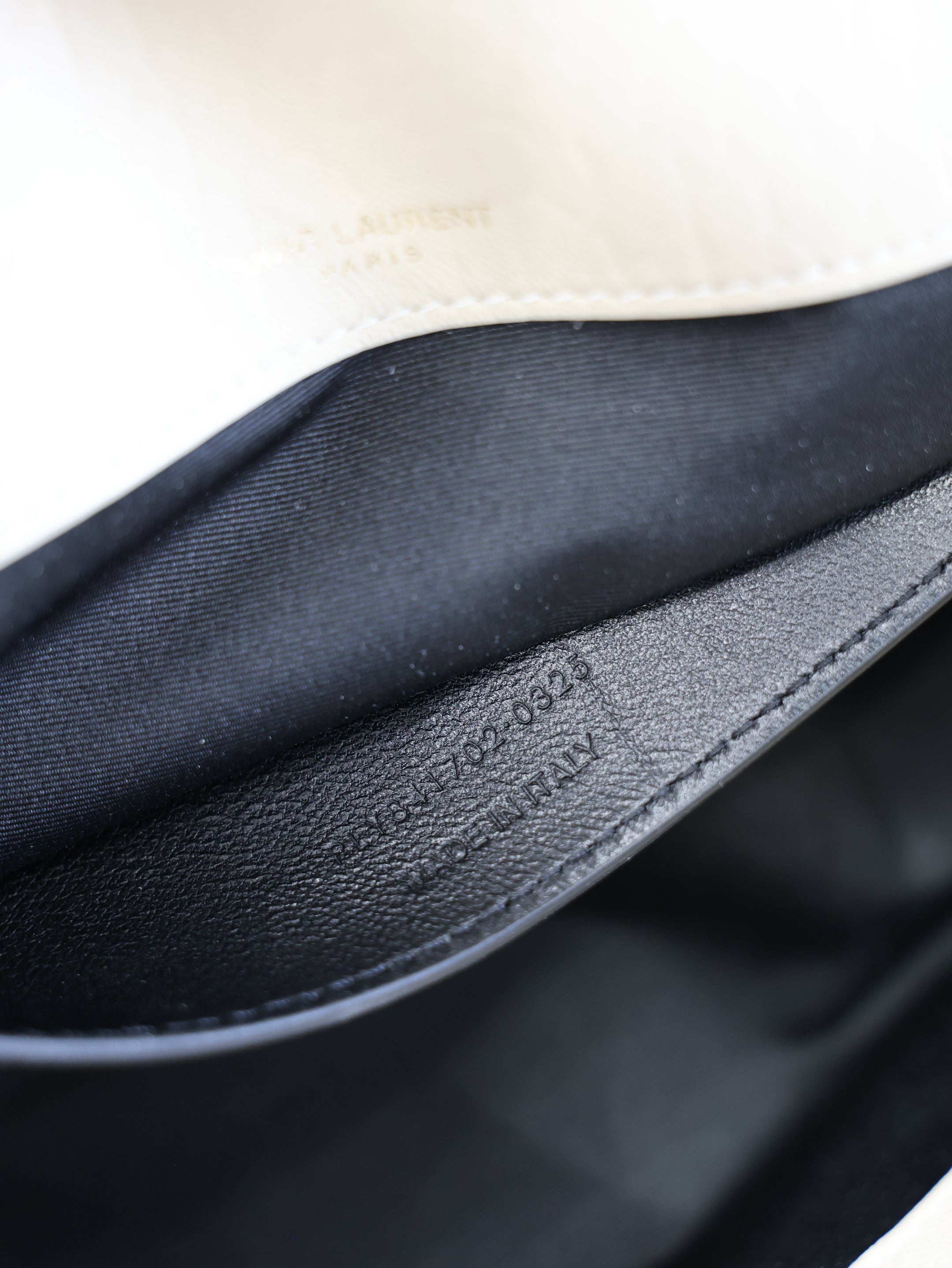 SAINT LAURENT YSL 25S CASSANDRE ENVELOPE MESSENGER 35 IN BLANC VINTAGE LAMBSKIN GOLD HARDWRE