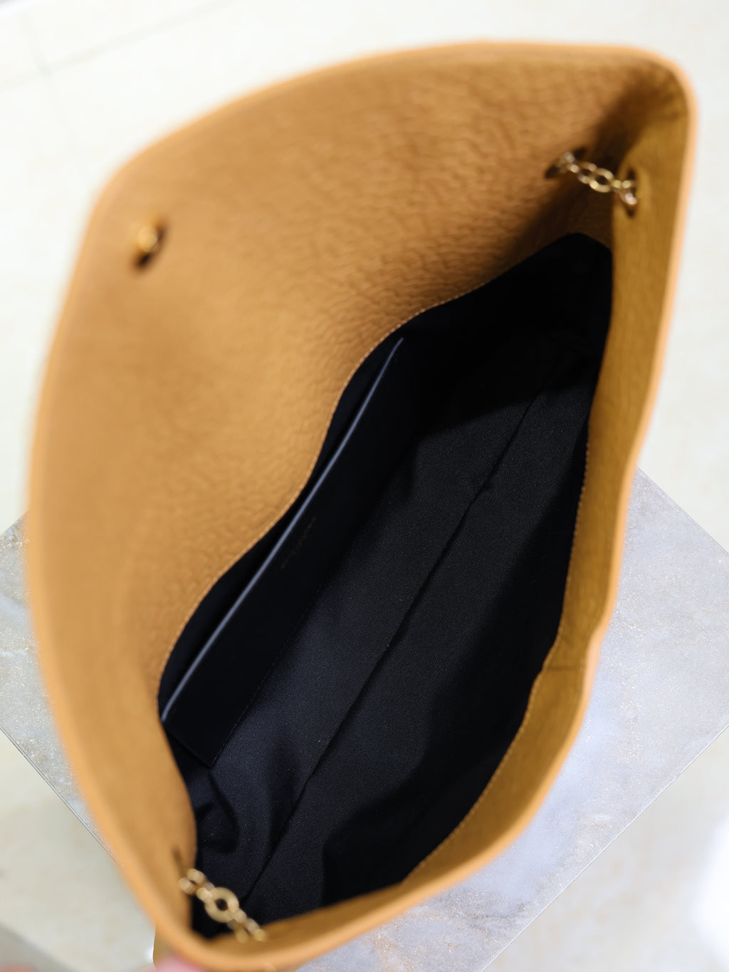 SAINT LAURENT YSL 25S CASSANDRE ENVELOPE MESSENGER 35 IN GOLDEN BROWN LAMBSKIN GOLD HARDWRE