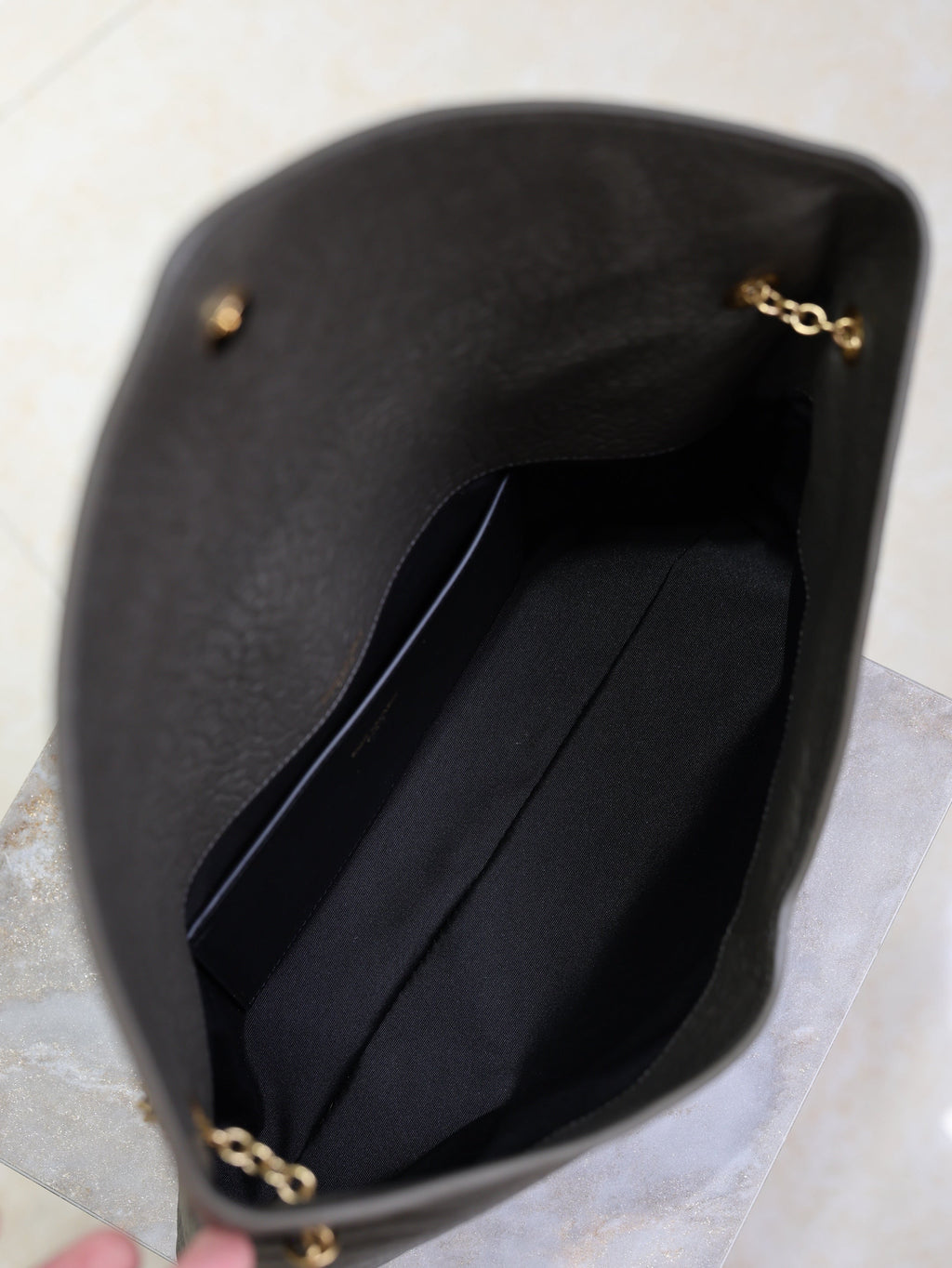 SAINT LAURENT YSL 25S CASSANDRE ENVELOPE MESSENGER 35 IN LIGHT MUSK LAMBSKIN GOLD HARDWRE