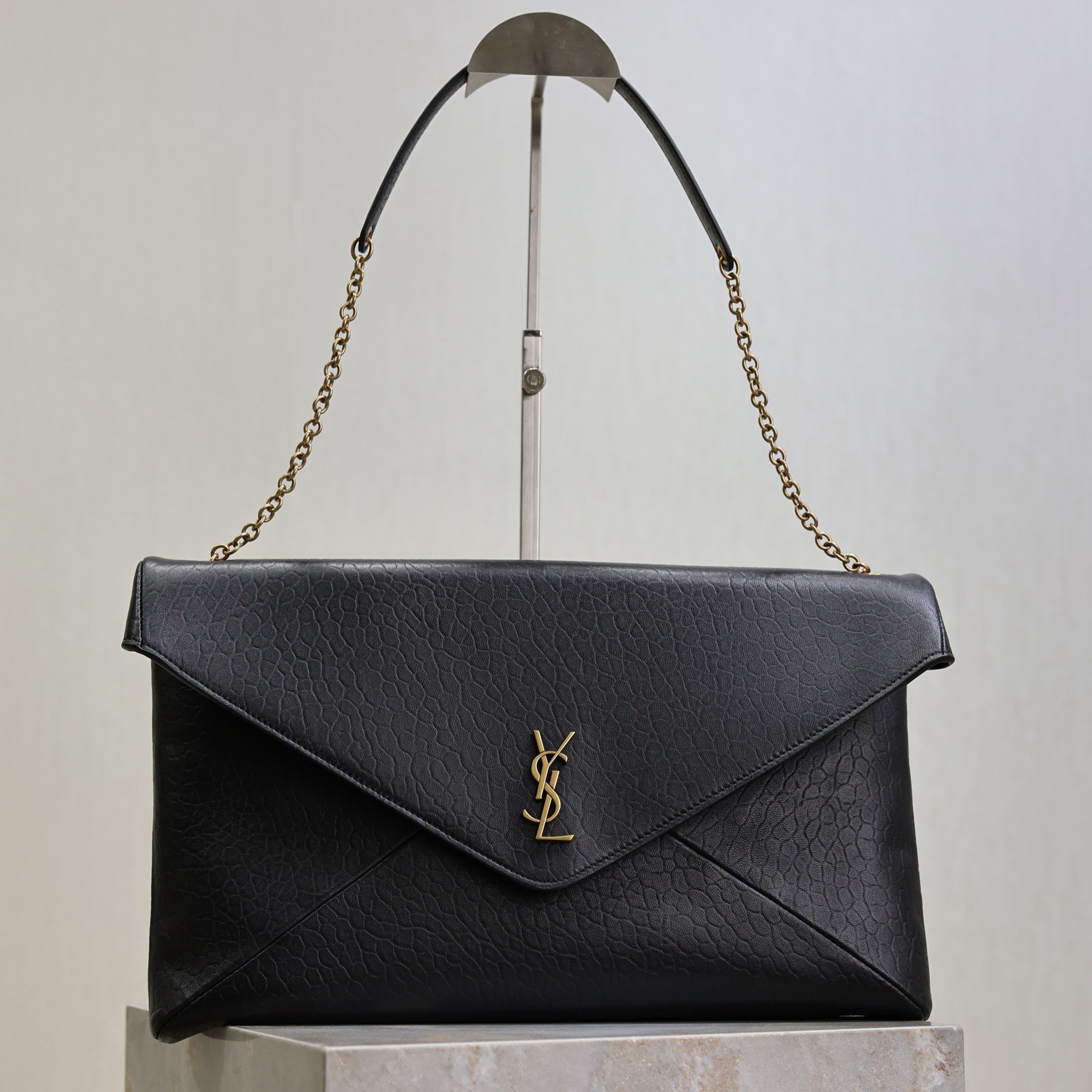 SAINT LAURENT YSL 25S CASSANDRE ENVELOPE MESSENGER 35 IN BLACK LAMBSKIN GOLD HARDWRE
