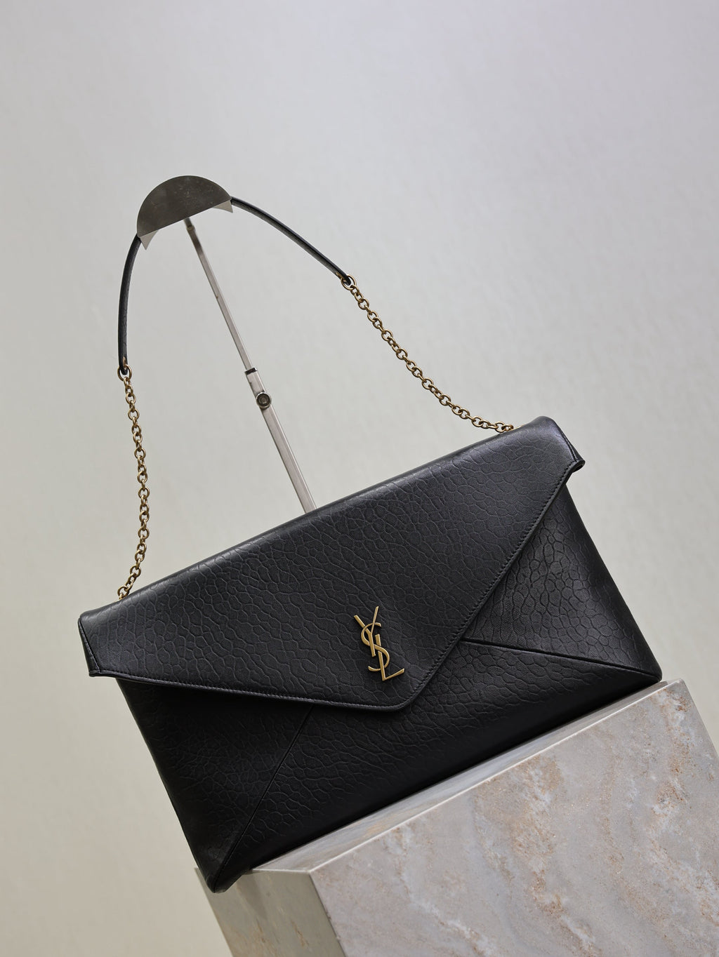 SAINT LAURENT YSL 25S CASSANDRE ENVELOPE MESSENGER 35 IN BLACK LAMBSKIN GOLD HARDWRE