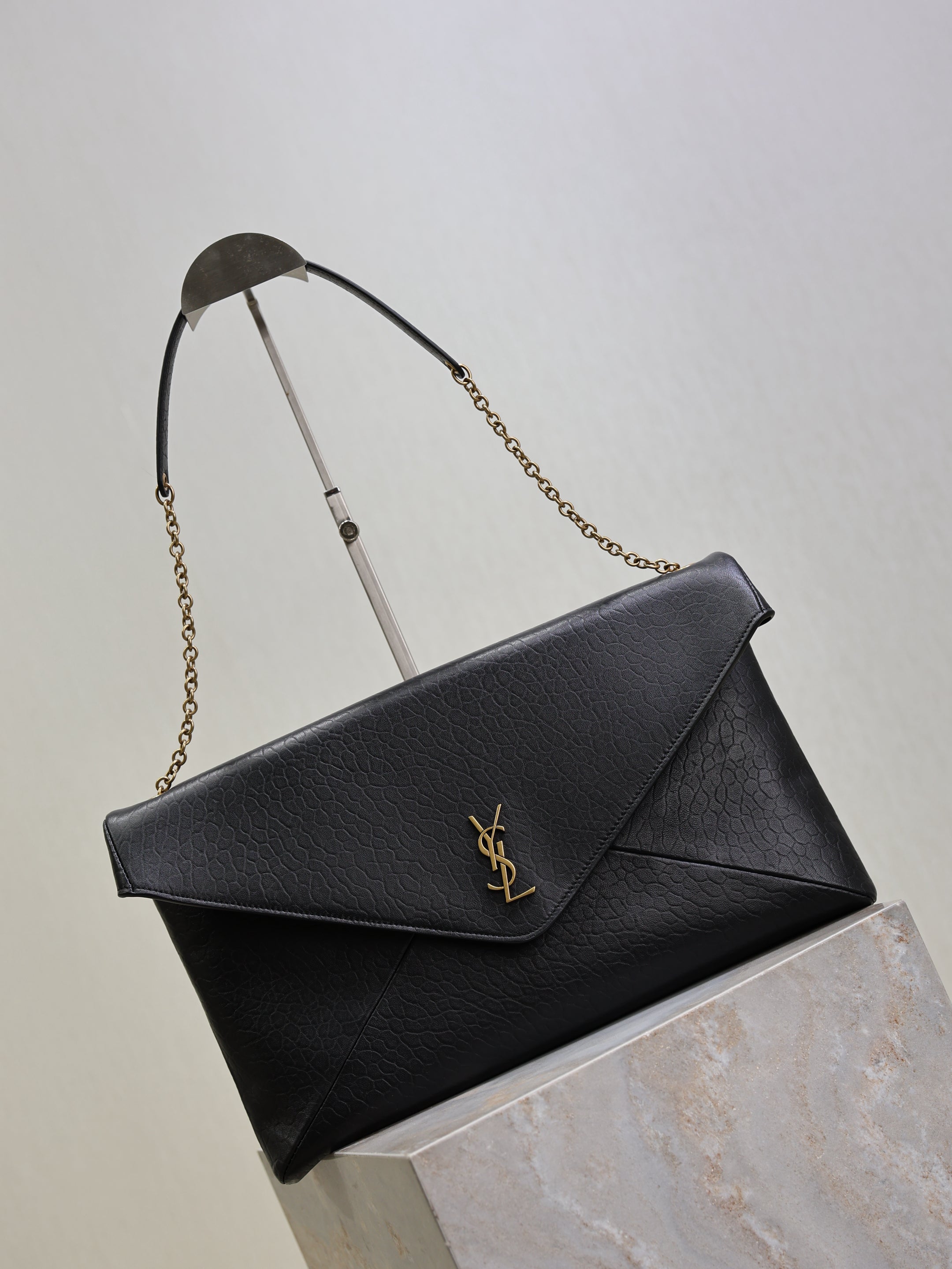 SAINT LAURENT YSL 25S CASSANDRE ENVELOPE MESSENGER 35 IN BLACK LAMBSKIN GOLD HARDWARE