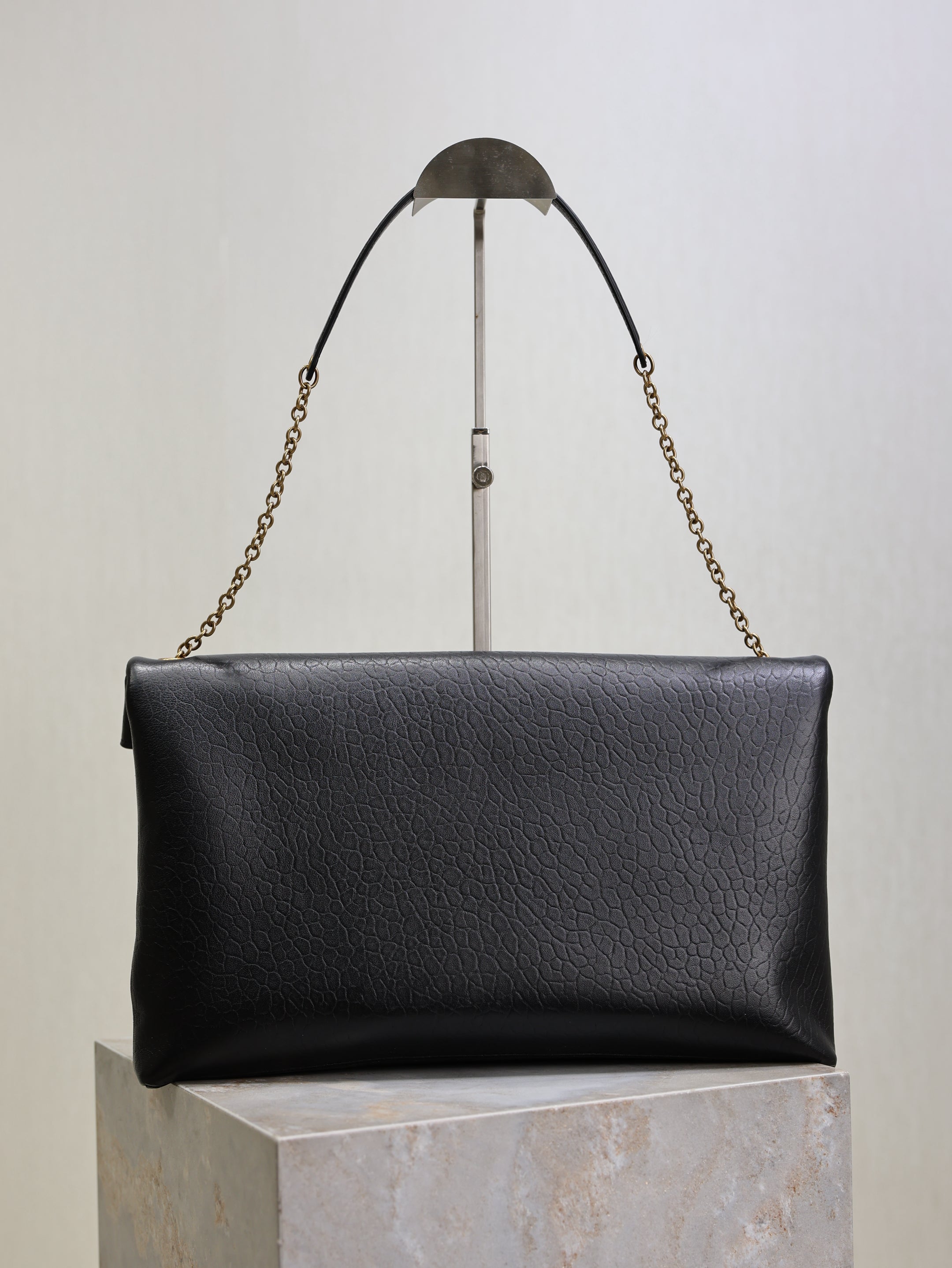 SAINT LAURENT YSL 25S CASSANDRE ENVELOPE MESSENGER 35 IN BLACK LAMBSKIN GOLD HARDWRE