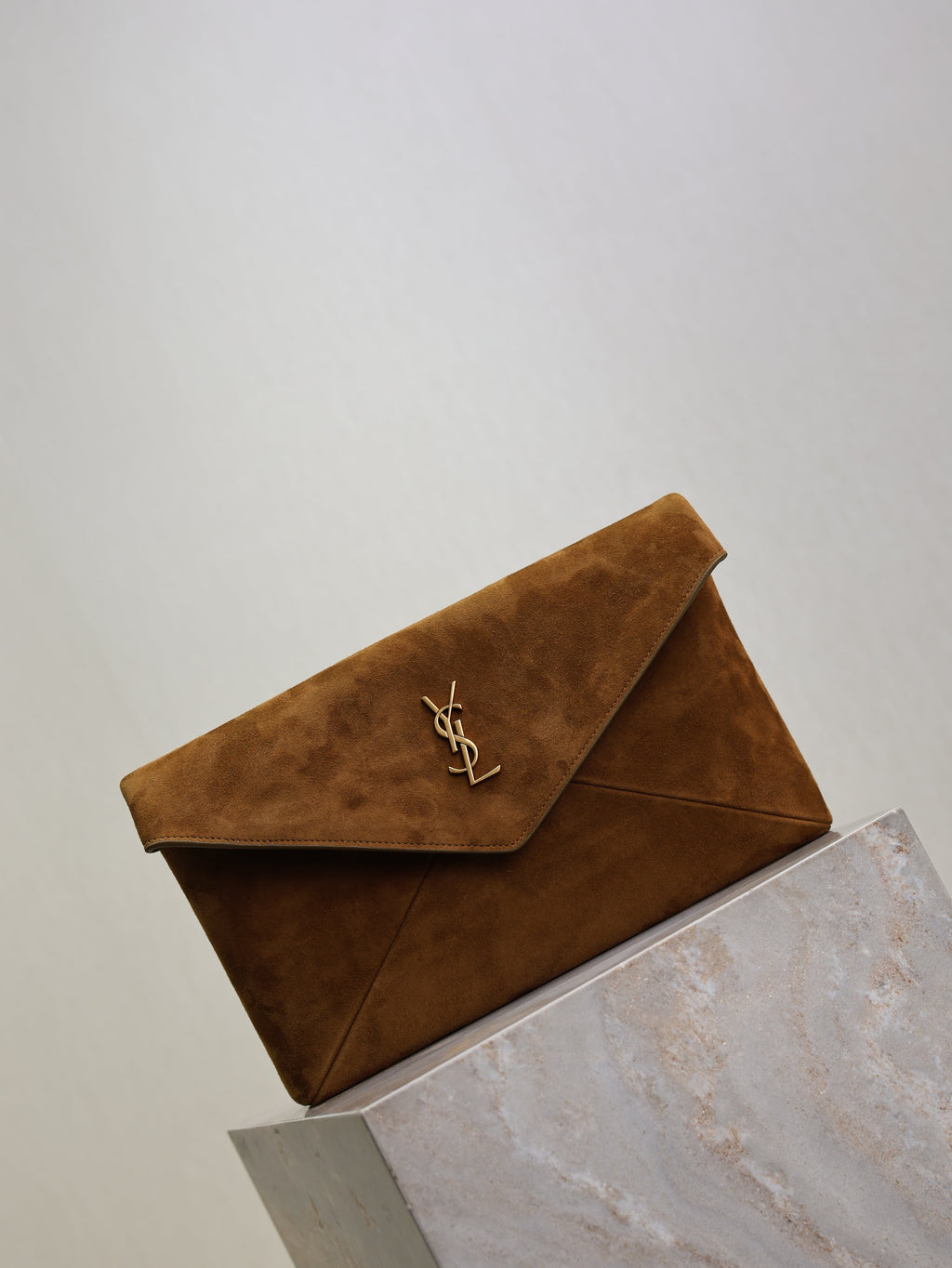 SAINT LAURENT YSL 25S CASSANDRE LARGE ENVELOPE POUCH 29 IN BURNT UMBER SUEDE GOLD HARDWRE