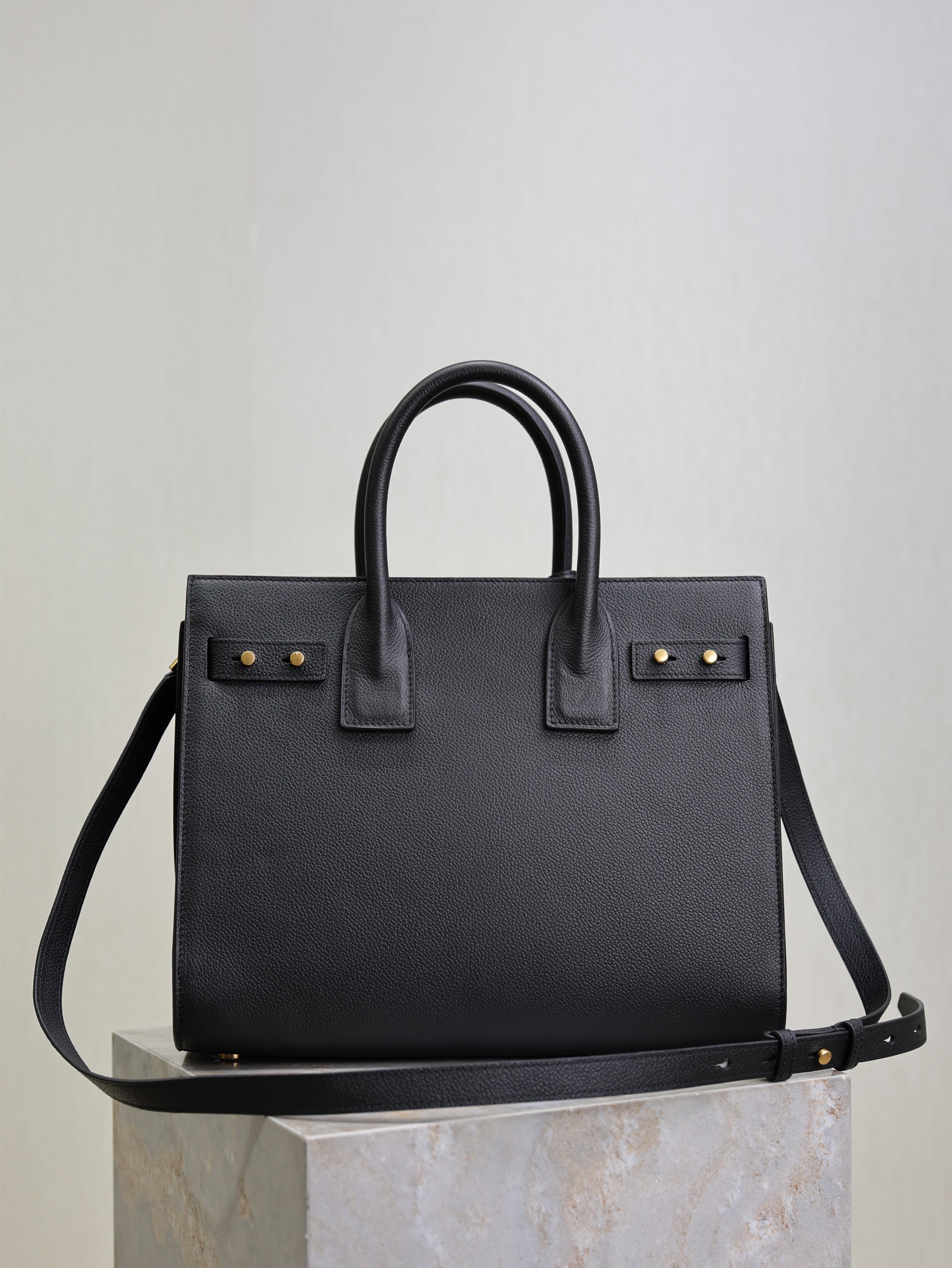 SAINT LAURENT YSL 25S SAC DE JOUR GM 32 IN BLACK SUPPLE GRAINED CALFSKIN GOLD HARDWARE