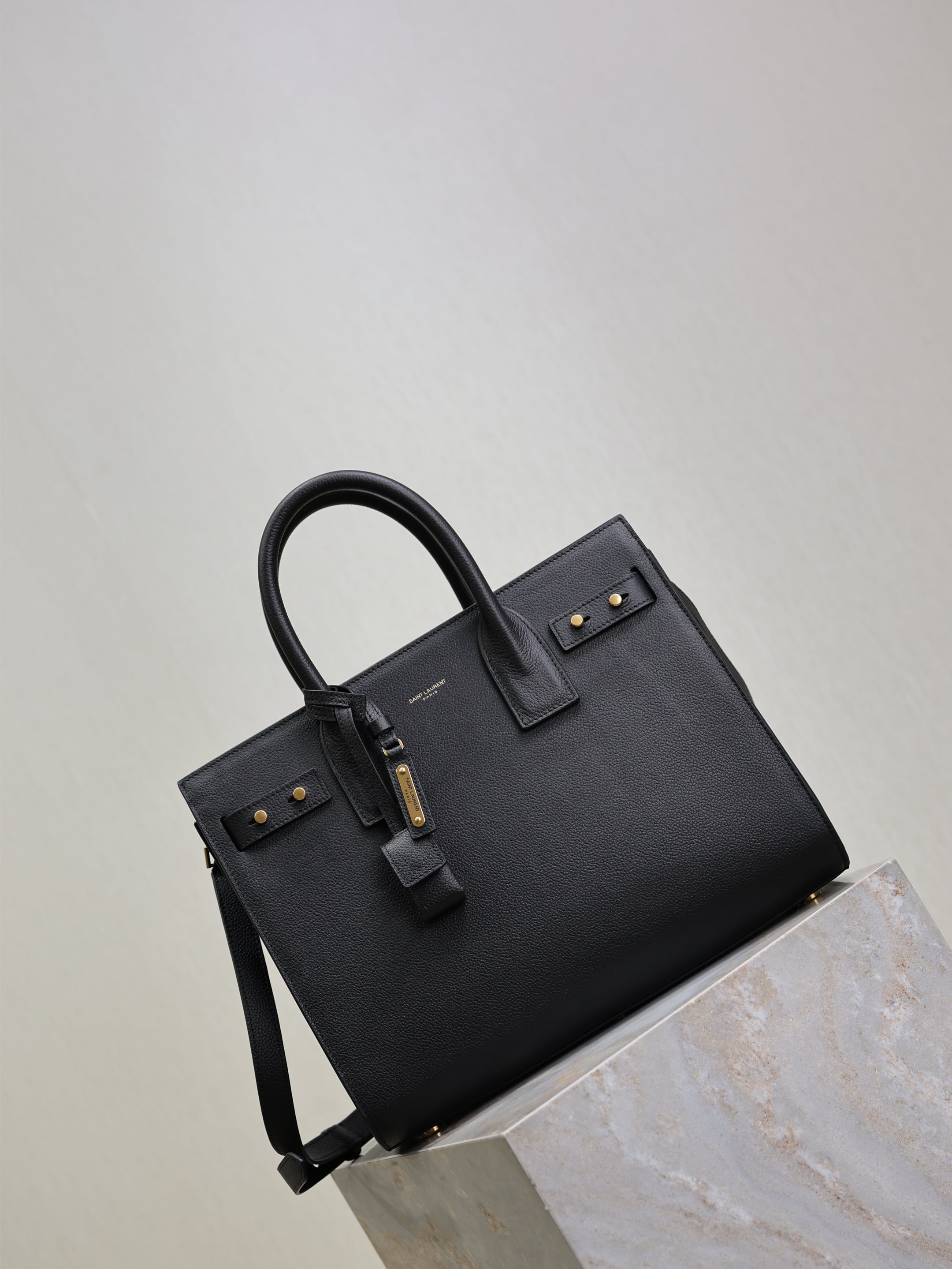 SAINT LAURENT YSL 25S SAC DE JOUR GM 32 IN BLACK SUPPLE GRAINED CALFSKIN GOLD HARDWARE