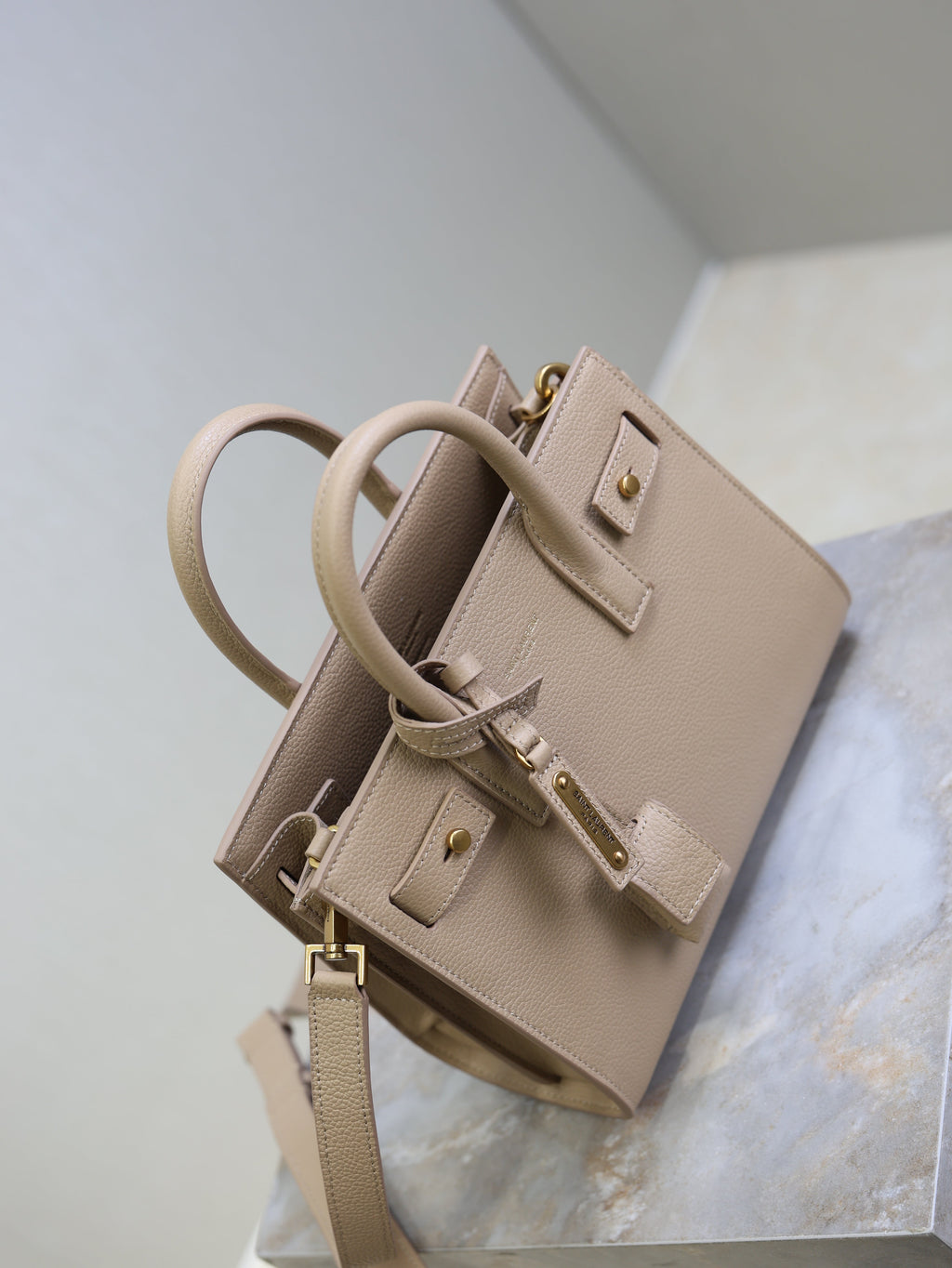 SAINT LAURENT YSL 25S SAC DE JOUR 22 IN DARK BEIGE SUPPLE GRAINED CALFSKIN