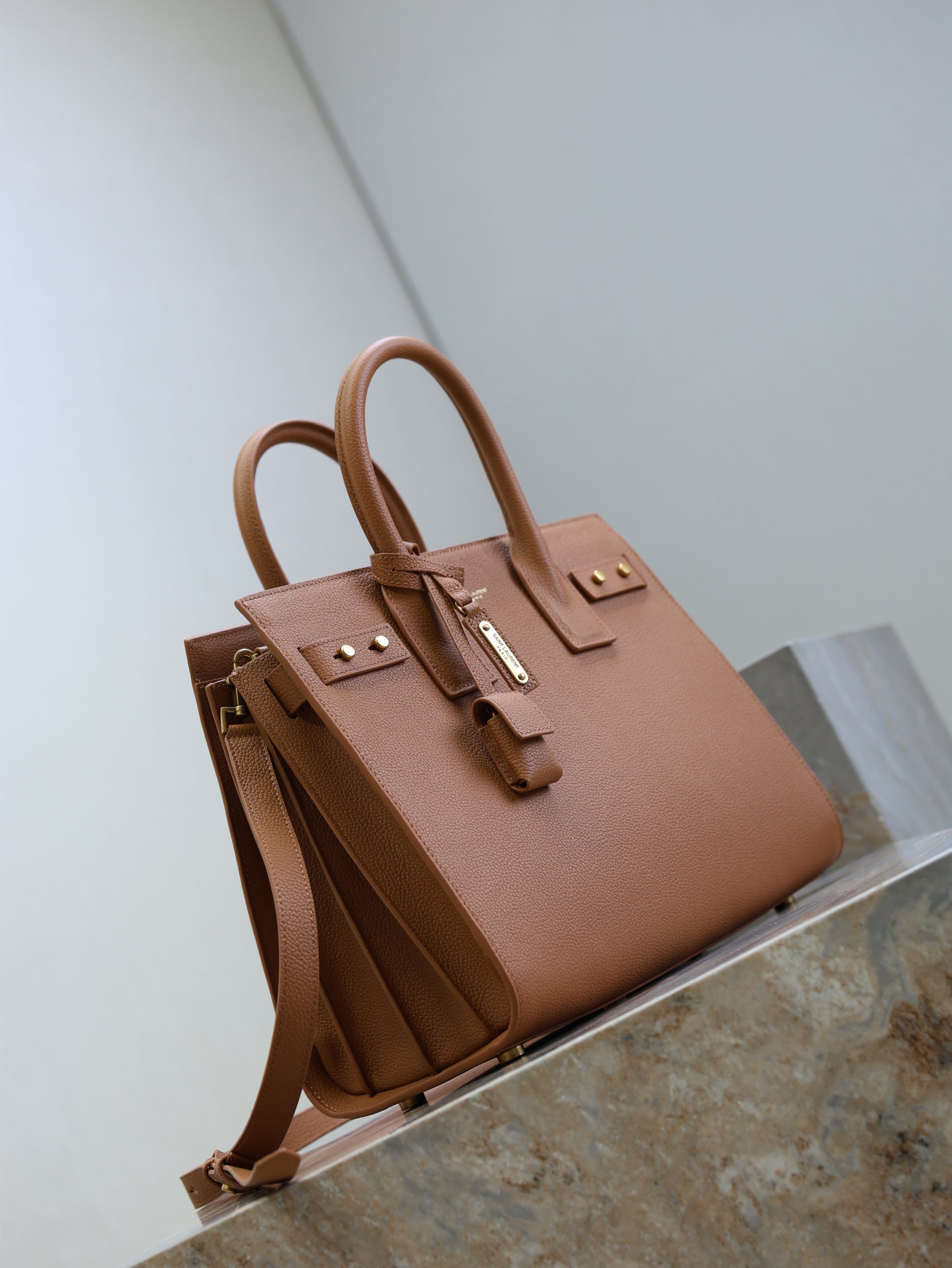 SAINT LAURENT YSL 25S SAC DE JOUR GM 32 IN CHESTNUT BROWN SUPPLE GRAINED CALFSKIN