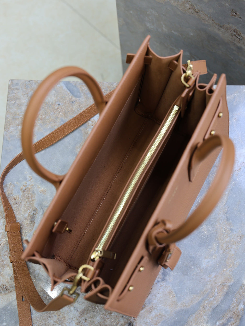SAINT LAURENT YSL 25S SAC DE JOUR GM 32 IN CHESTNUT BROWN SUPPLE GRAINED CALFSKIN