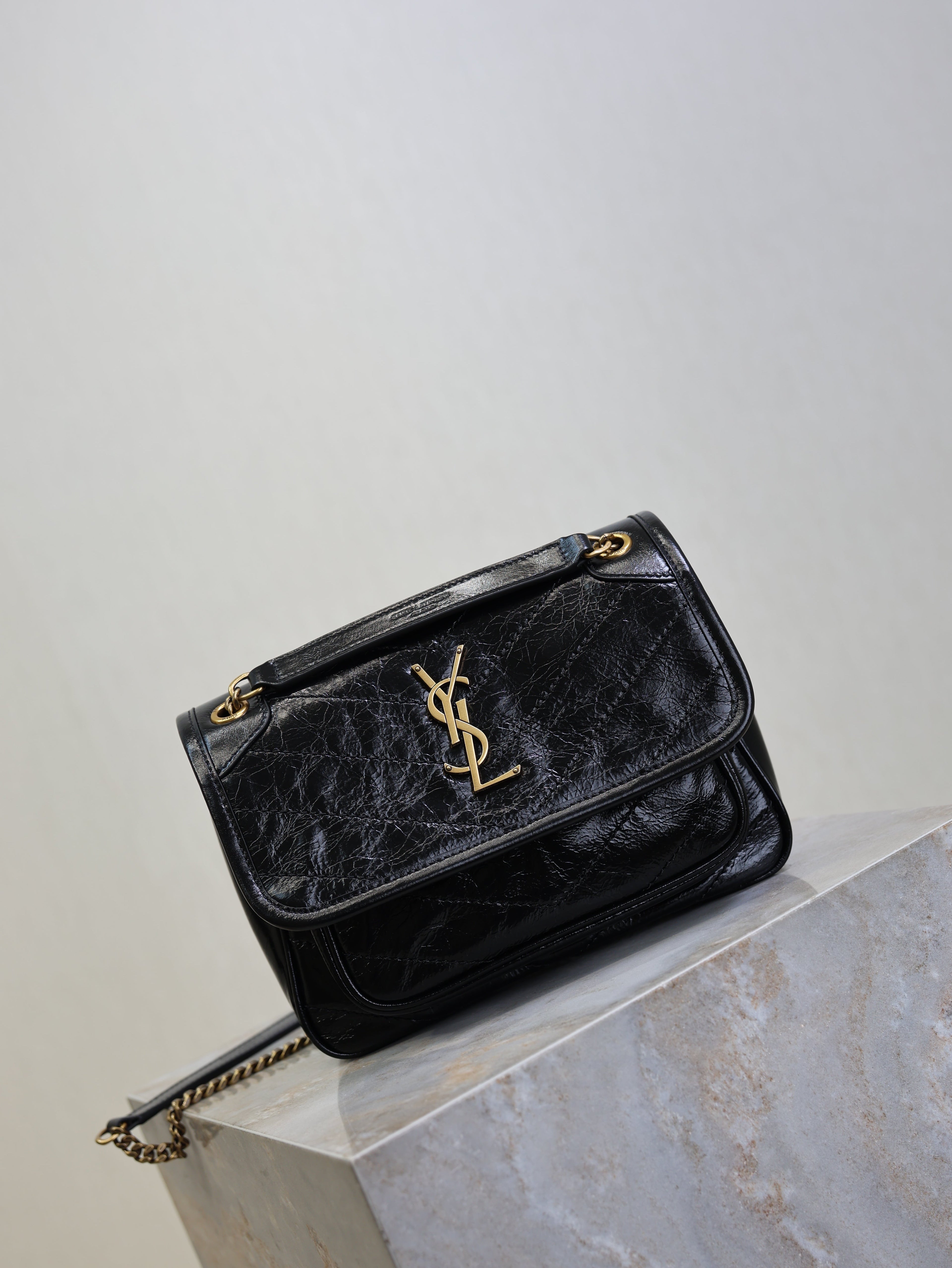 SAINT LAURENT YSL 25S NIKI BAG 22 IN BLACK GLOSSY CALFSKIN GOLD HARDWARE
