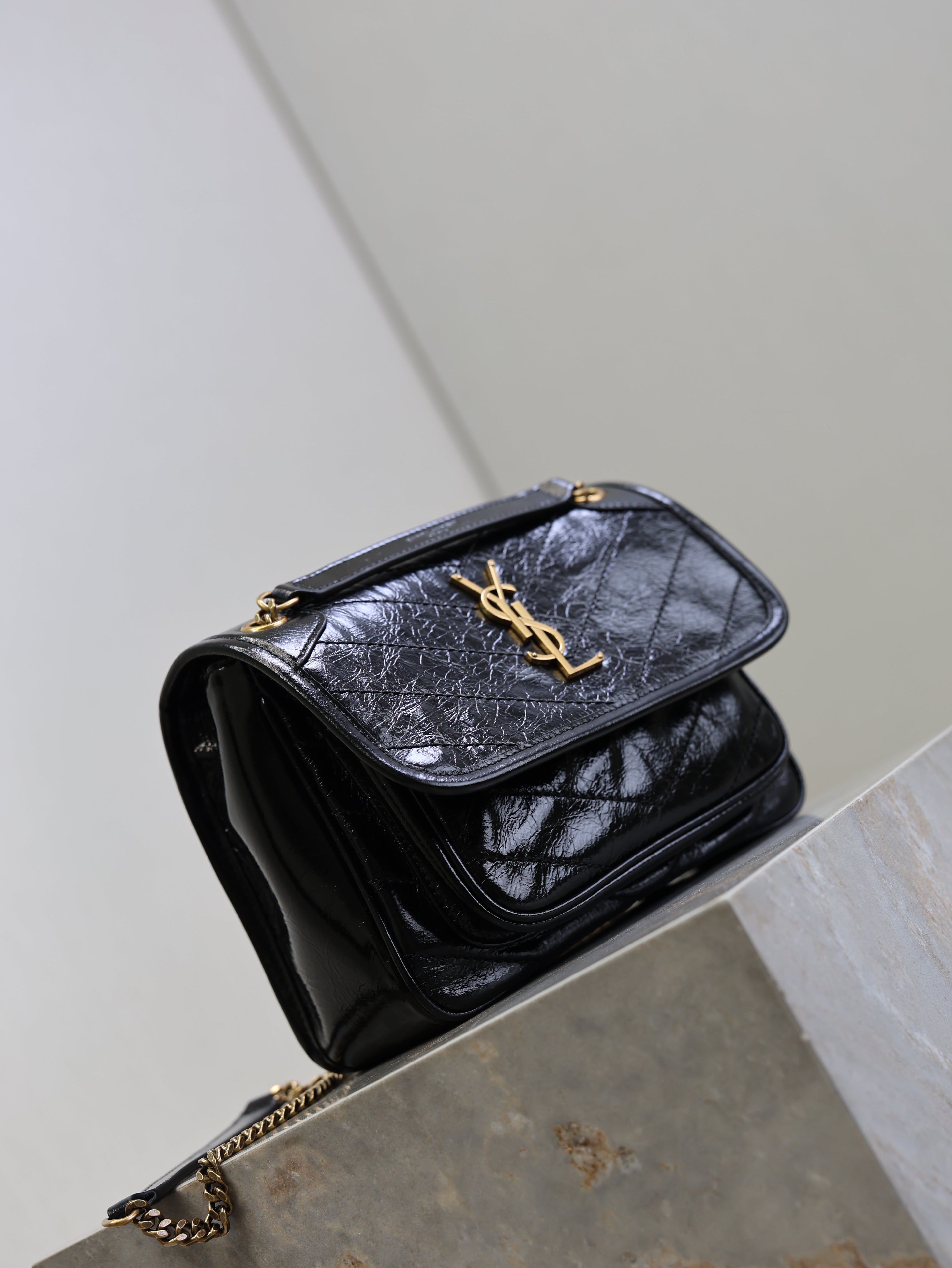 SAINT LAURENT YSL 25S NIKI BAG 22 IN BLACK GLOSSY CALFSKIN GOLD HARDWRE