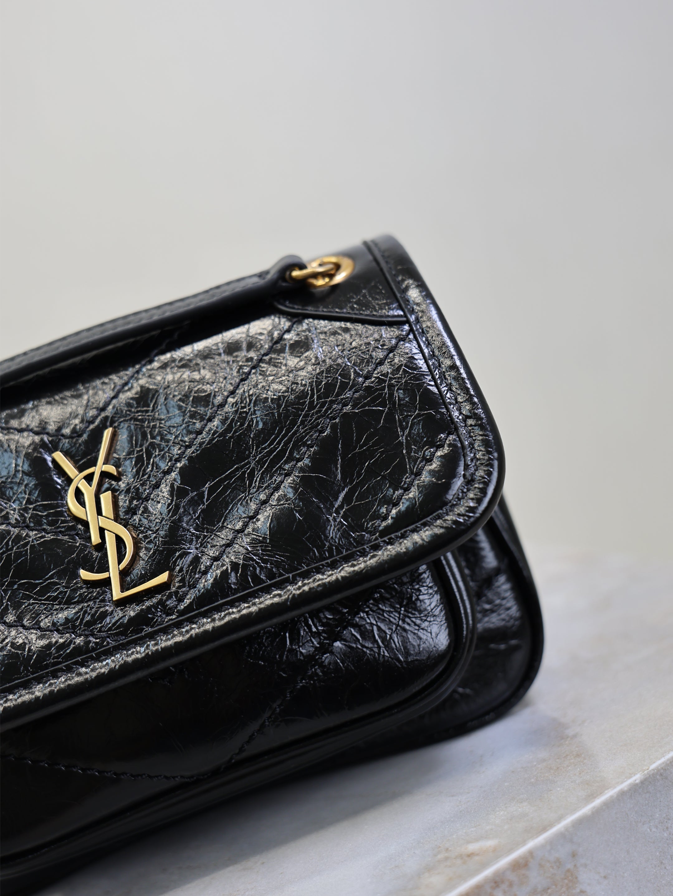 SAINT LAURENT YSL 25S NIKI BAG 18 IN BLACK GLOSSY CALFSKIN GOLD HARDWRE