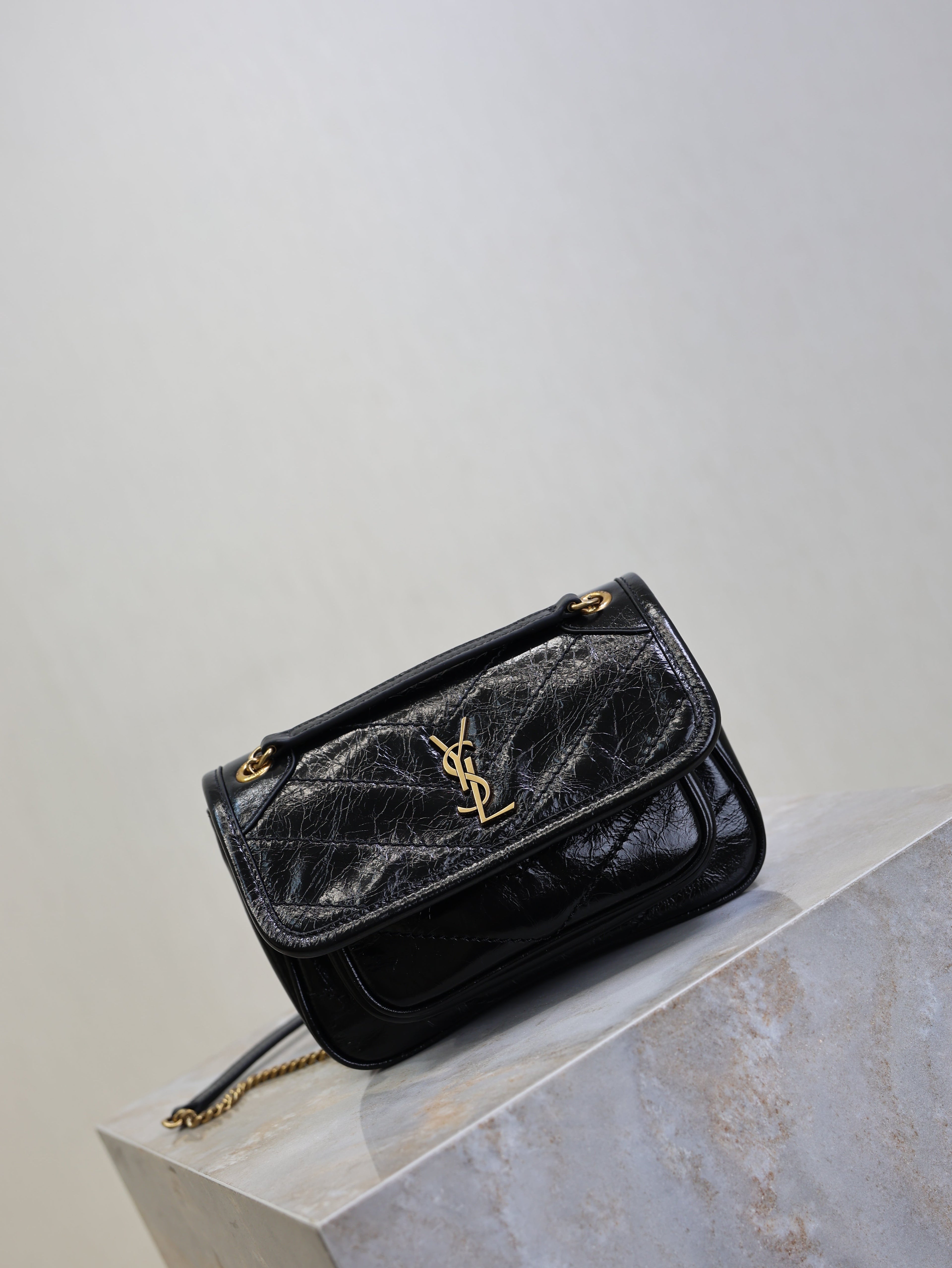 SAINT LAURENT YSL 25S NIKI BAG 18 IN BLACK GLOSSY CALFSKIN GOLD HARDWRE
