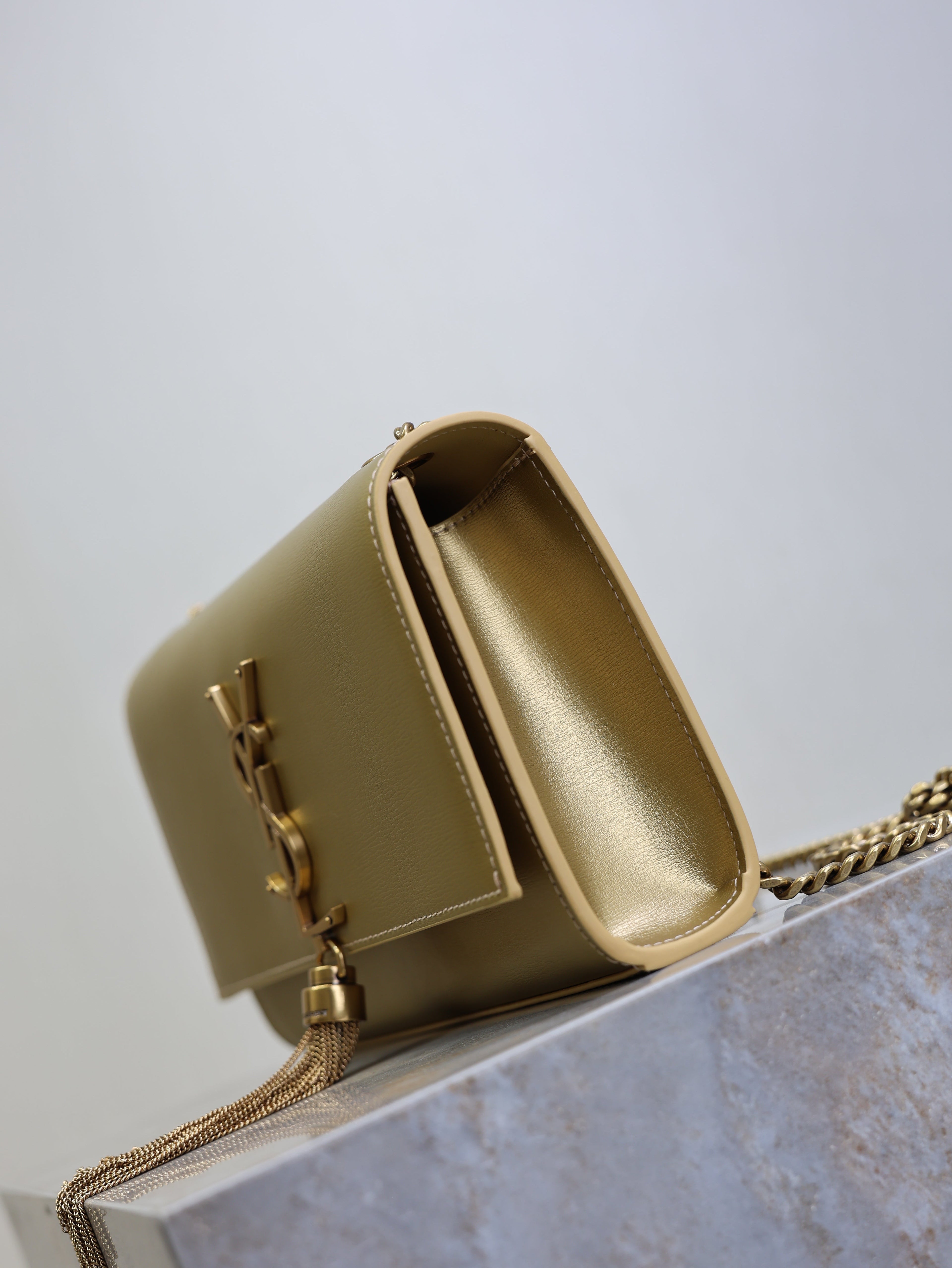 SAINT LAURENT YSL 25S KATE TASSEL 20 IN GOLD METALLIC CALFSKIN GOLD HARDWARE