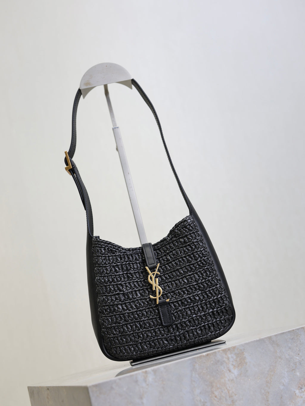 SAINT LAURENT YSL 25S LE 5 À 7 SUPPLE SMALL 16 IN BLACK RAFFIA AND LEATHER GOLD HARDWRE