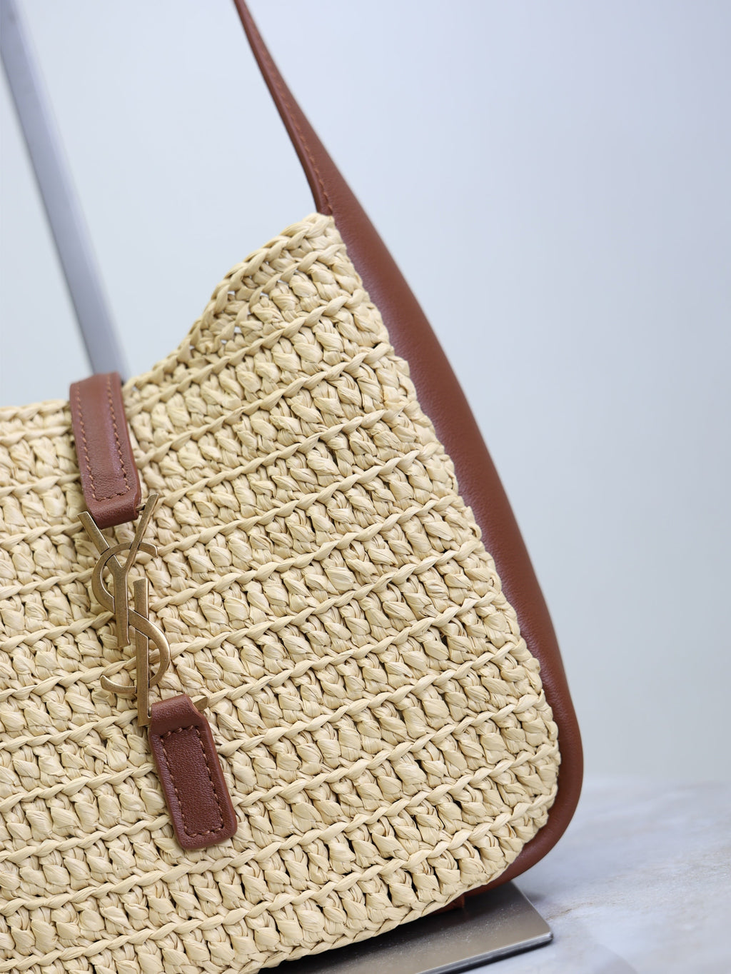 SAINT LAURENT YSL 25S LE 5 À 7 SUPPLE BABY 16 IN RAFFIA AND CALFSKIN GOLD HARDWARE