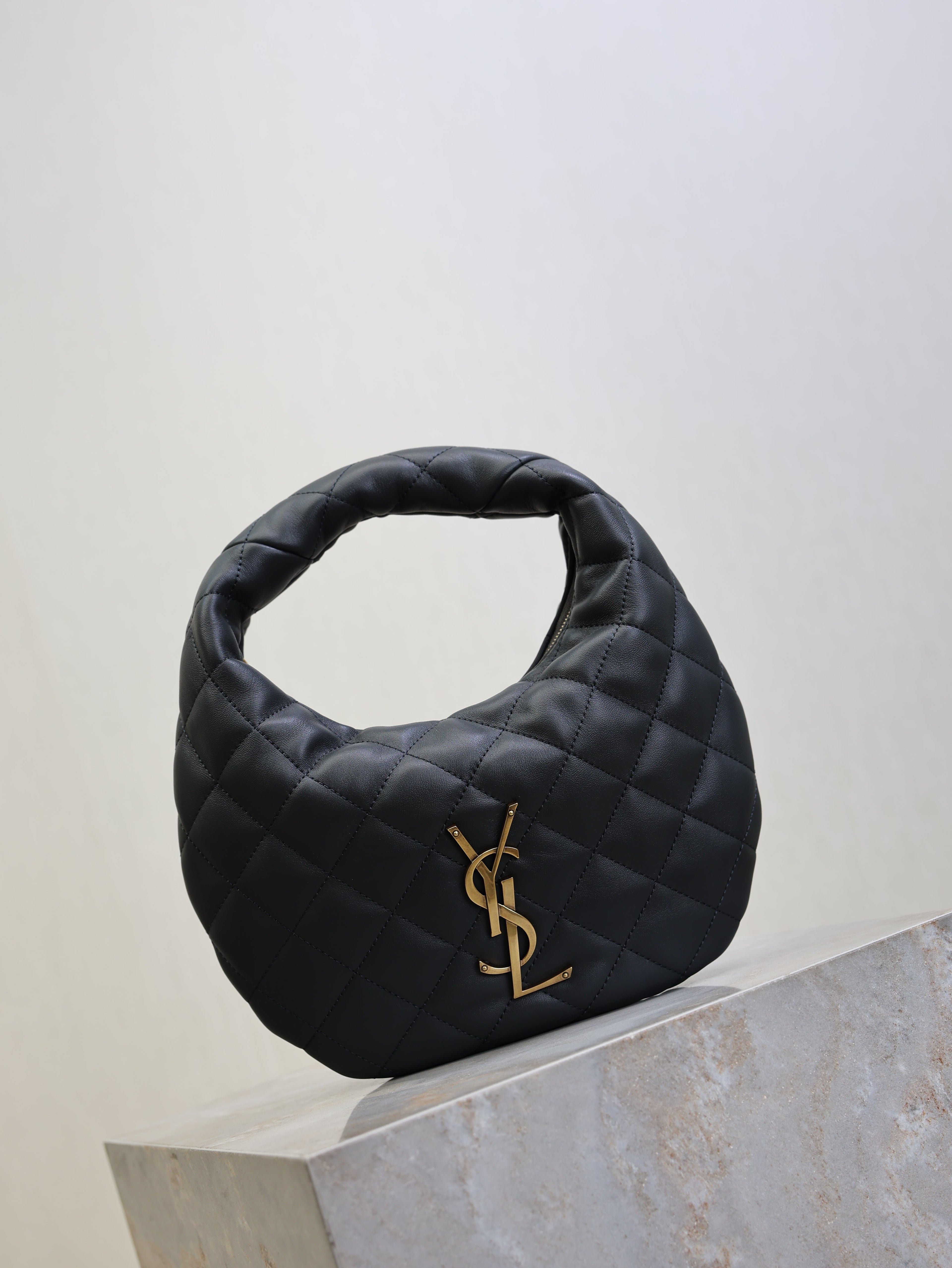 SAINT LAURENT YSL 25S ICARINO 17 IN BLACK QUILTED CALFSKIN GOLD HARDWARE