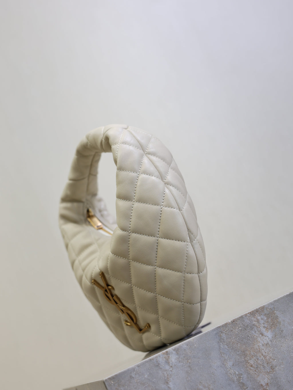 SAINT LAURENT YSL 25S ICARINO 17 IN WHITE QUILTED CALFSKIN GOLD HARDWARE