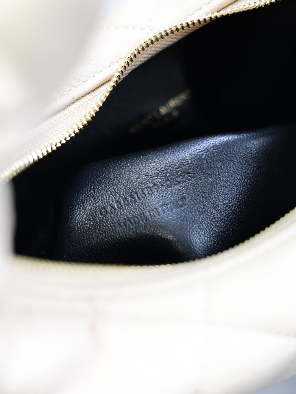 SAINT LAURENT YSL 25S ICARINO 17 IN BEIGE QUILTED CALFSKIN GOLD HARDWARE