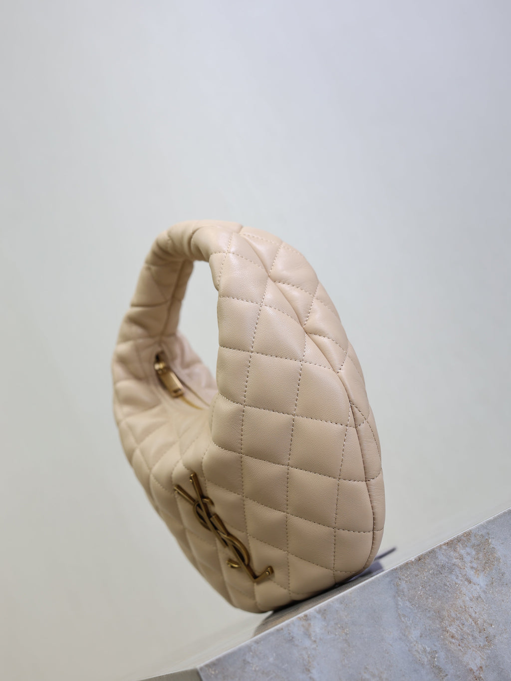 SAINT LAURENT YSL 25S ICARINO 17 IN BEIGE QUILTED CALFSKIN GOLD HARDWARE